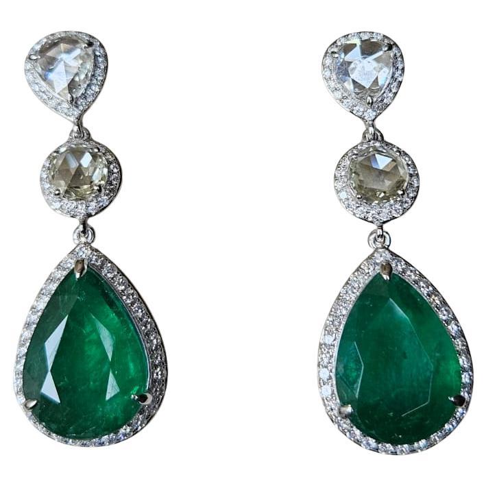 Set in 18K Gold, 12.36 carats Zambian Emerald & Rose Cut Diamonds Drop Earrings en vente