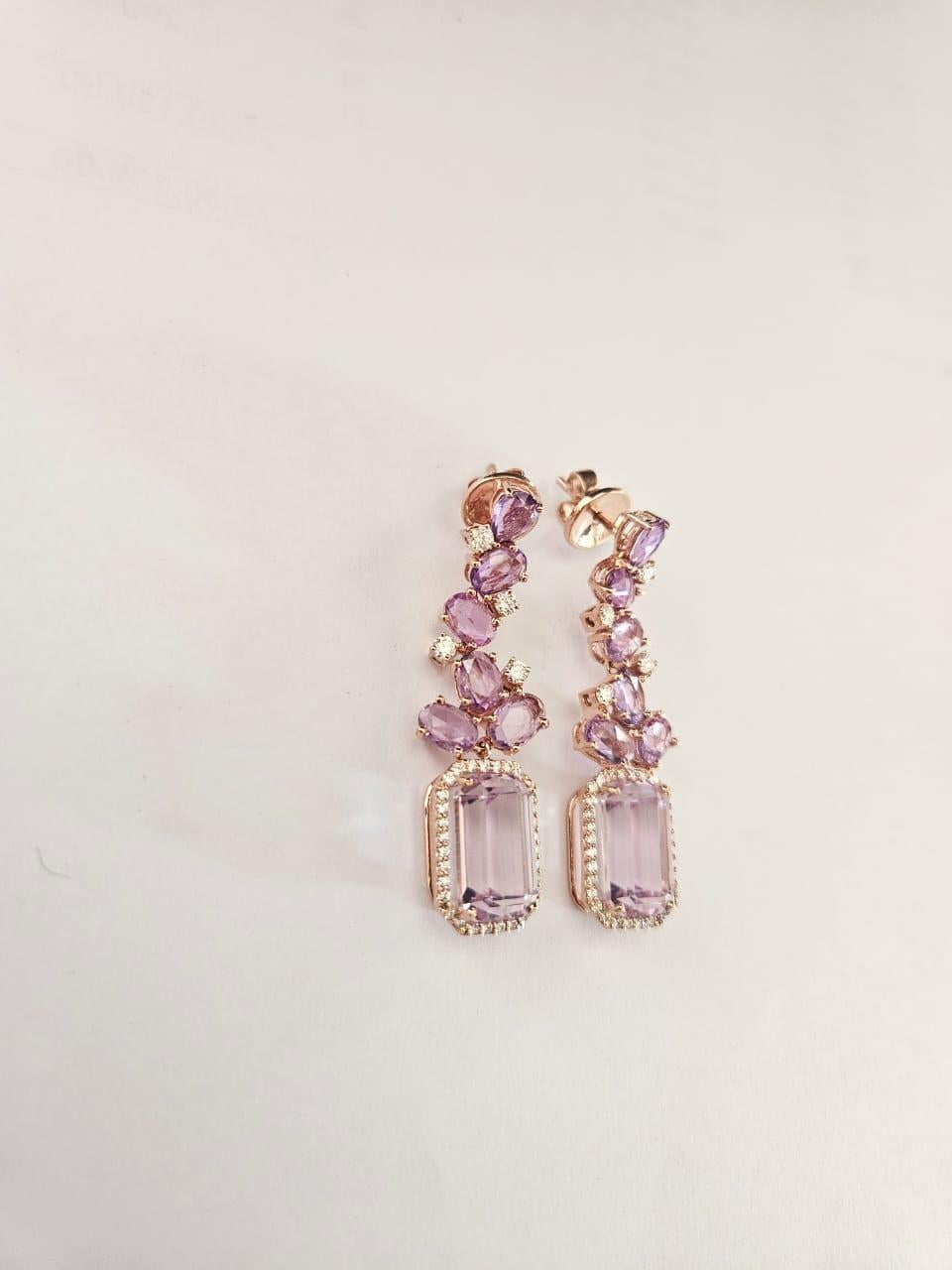 Ohrhänger aus 18 Karat Gold, 12,43 Karat Kunznite, rosa Saphiren und Diamanten (Smaragdschliff) im Angebot