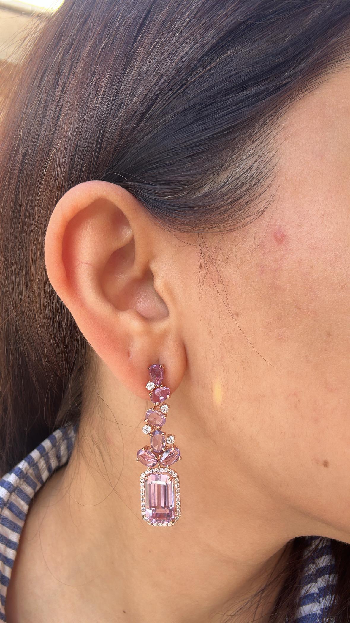 Ohrhänger aus 18 Karat Gold, 12,43 Karat Kunznite, rosa Saphiren und Diamanten im Angebot 2