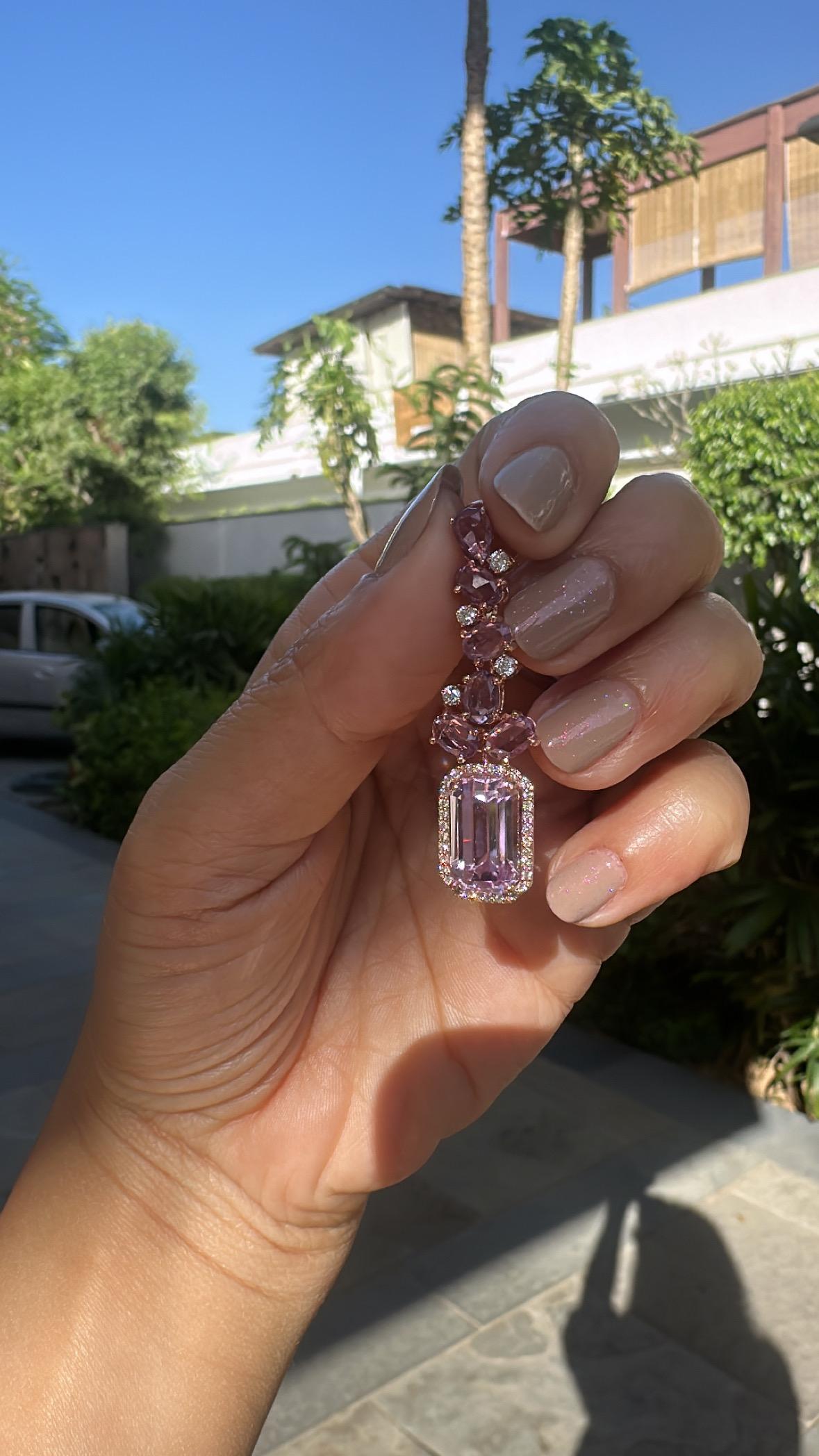 Ohrhänger aus 18 Karat Gold, 12,43 Karat Kunznite, rosa Saphiren und Diamanten im Angebot 3