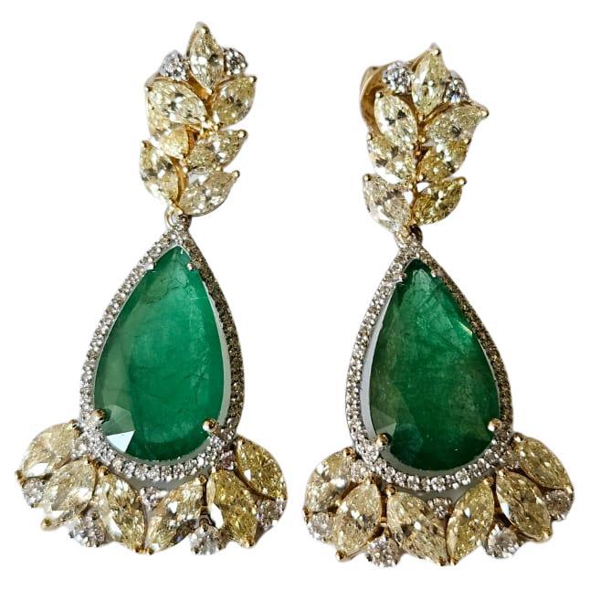 Orecchino Chandelier con smeraldo dello Zambia e diamante giallo da 12,57 carati, incastonato in oro 18 carati