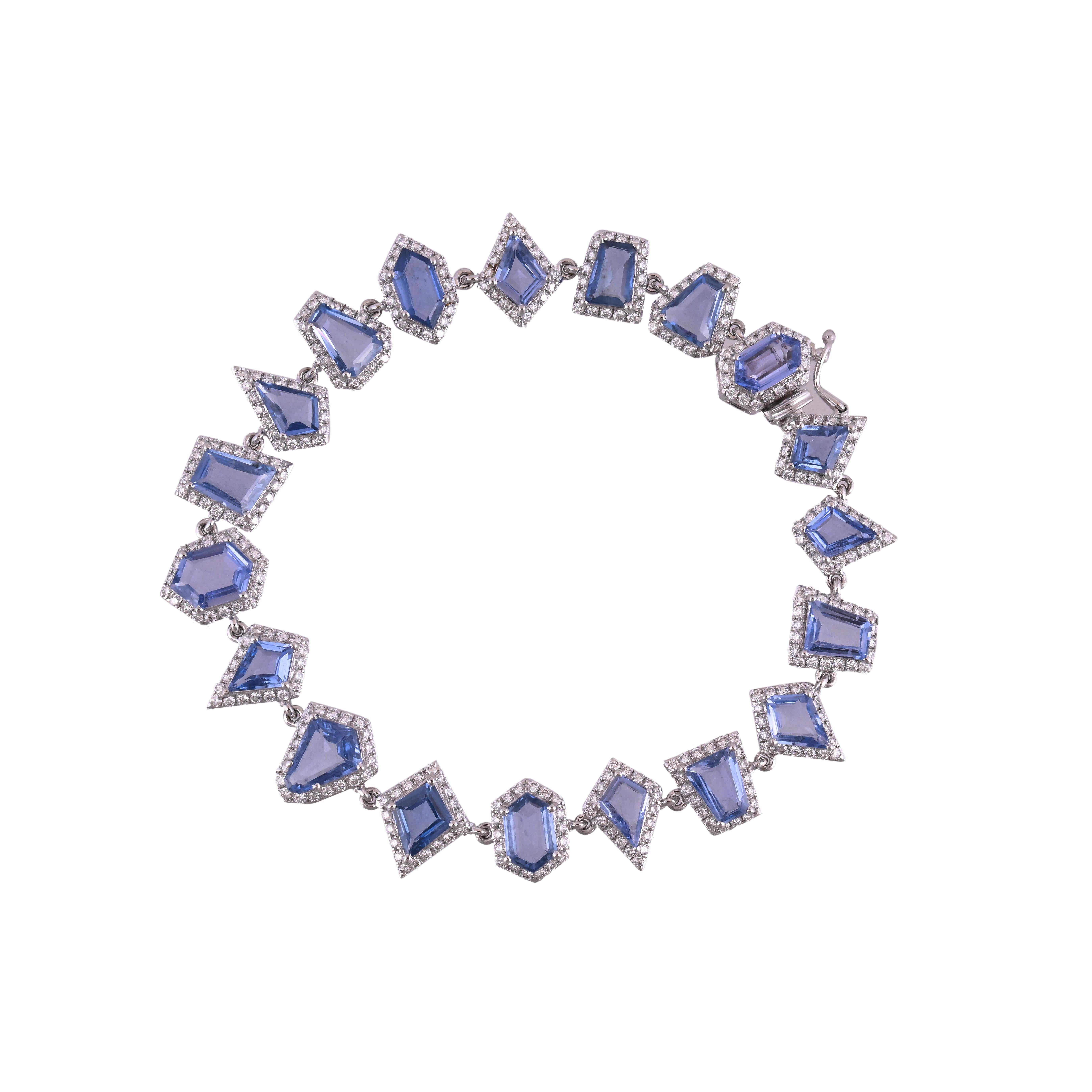Pulsera moderna engastada en oro de 18 quilates, 12,83 quilates, zafiros azules de Ceilán y diamantes Moderno en venta