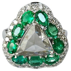 Set in 18K Gold, 1.31 carat Emerald & Rose Cut Diamonds Engagement Ring