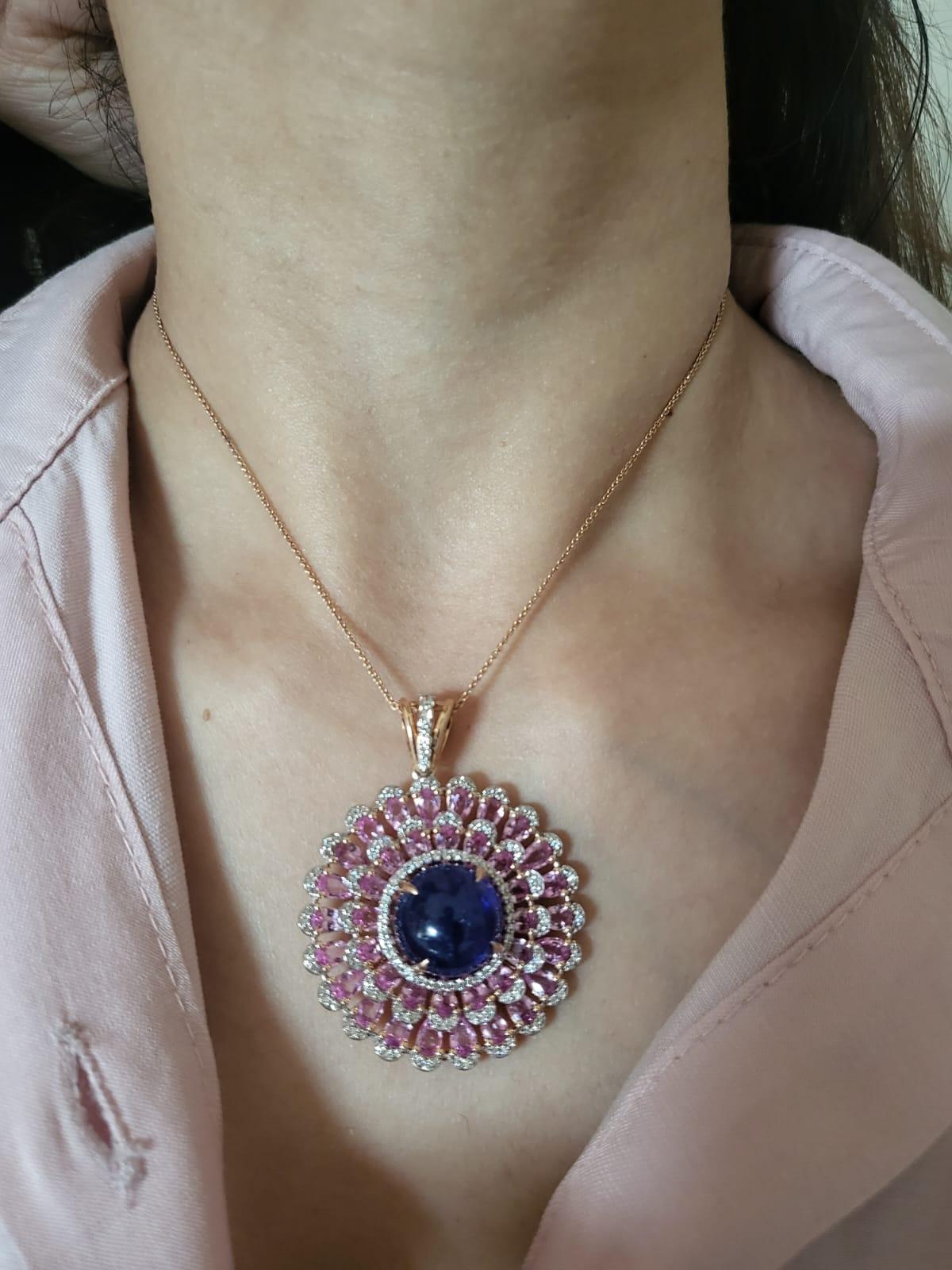 Women's Set in 18K Gold, 13.10 carat Tanzanite, Pink Sapphire & Diamond Pendant Necklace For Sale