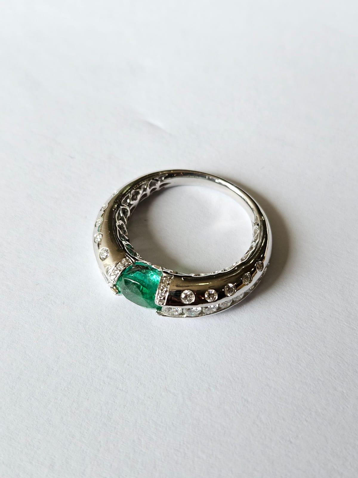 Verlobungsring aus 18 Karat Gold, 1,32 Karat, natürlichem sambischem Smaragd und Diamanten 4