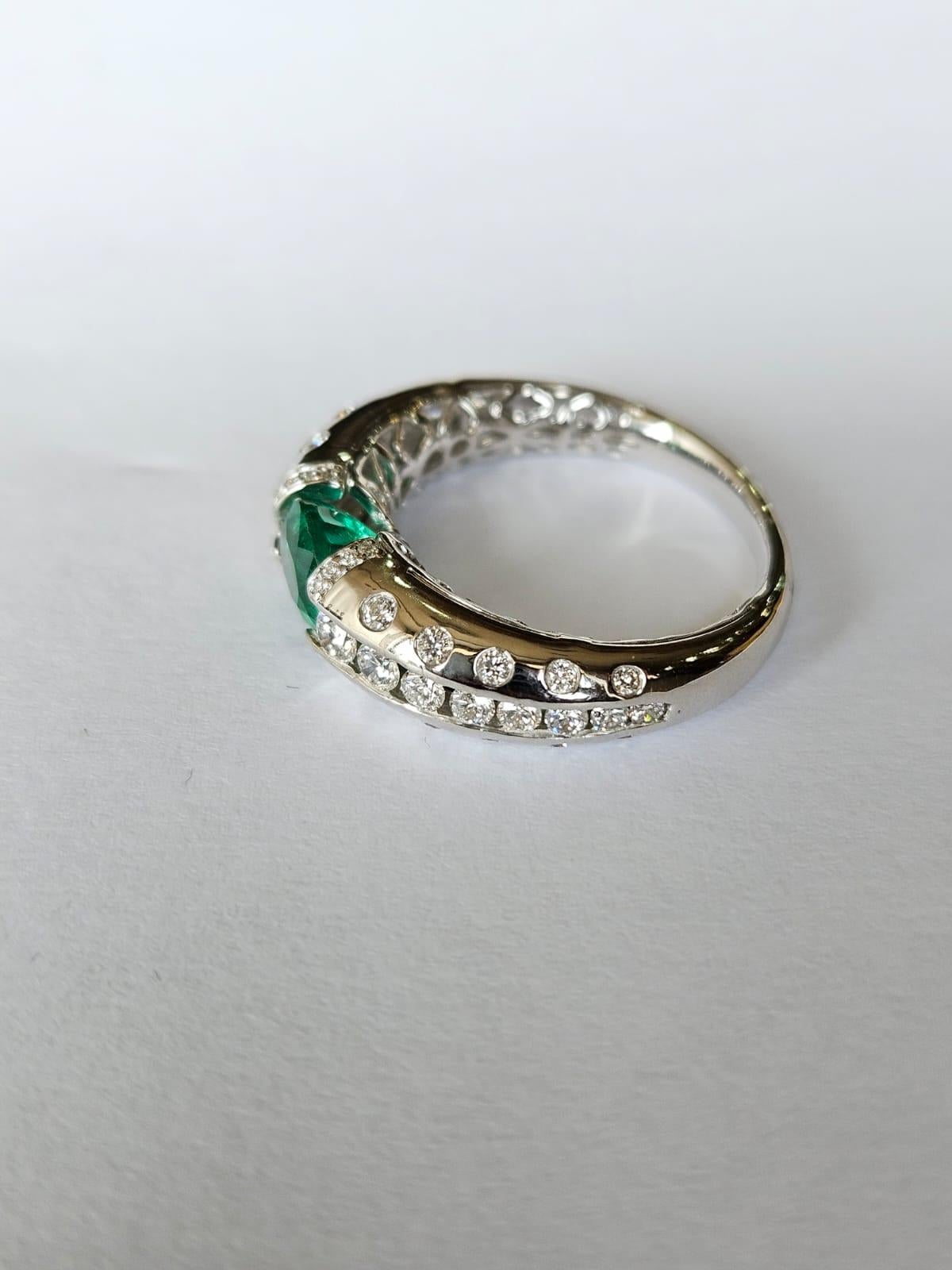 Verlobungsring aus 18 Karat Gold, 1,32 Karat, natürlichem sambischem Smaragd und Diamanten 3