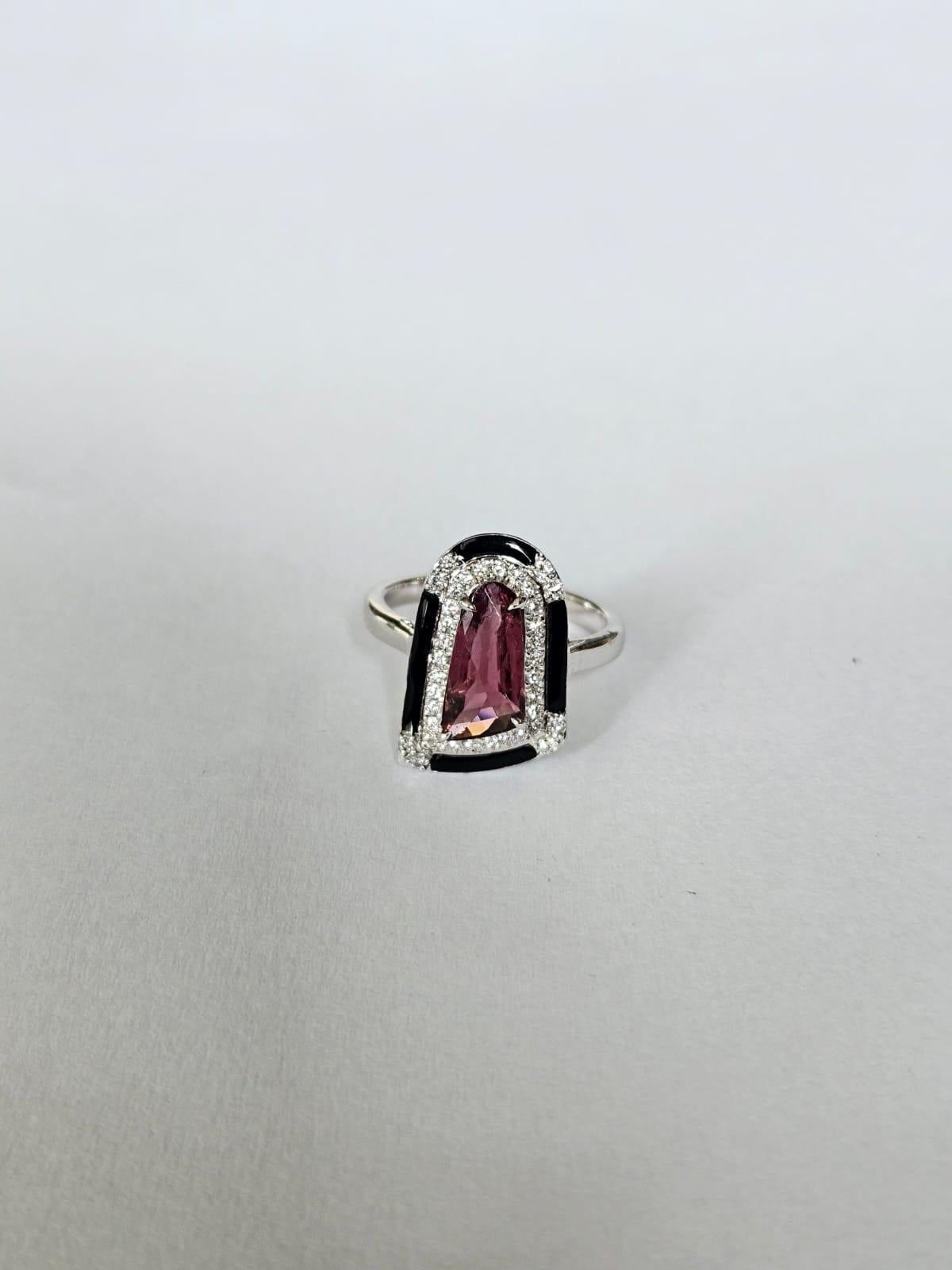 Bague cocktail en or 18 carats, 1,33 carats, tourmaline, émail noir et diamants Neuf - En vente à Hong Kong, HK