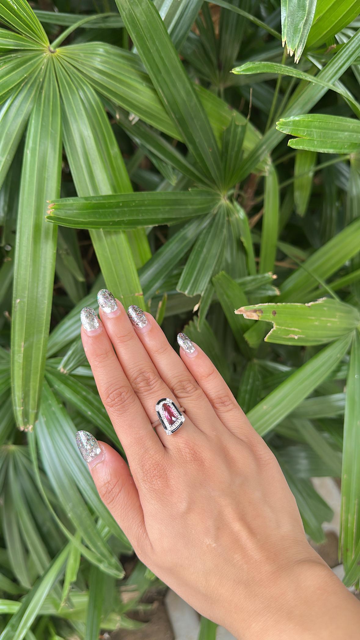 Bague cocktail en or 18 carats, 1,33 carats, tourmaline, émail noir et diamants en vente 1