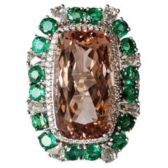 Set in 18K Gold, 13.37 carat Morganite, Emerald & Rose cut Diamond Cocktail Ring