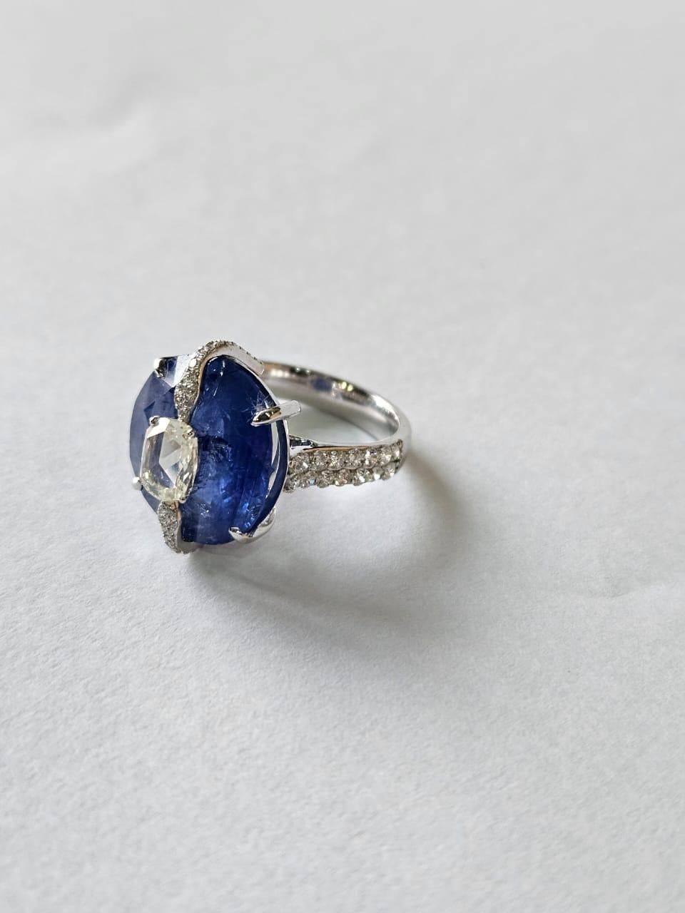 Modern Set in 18K Gold, 13.38 carats, Blue Sapphire & Rose Cut Diamonds Engagement Ring For Sale