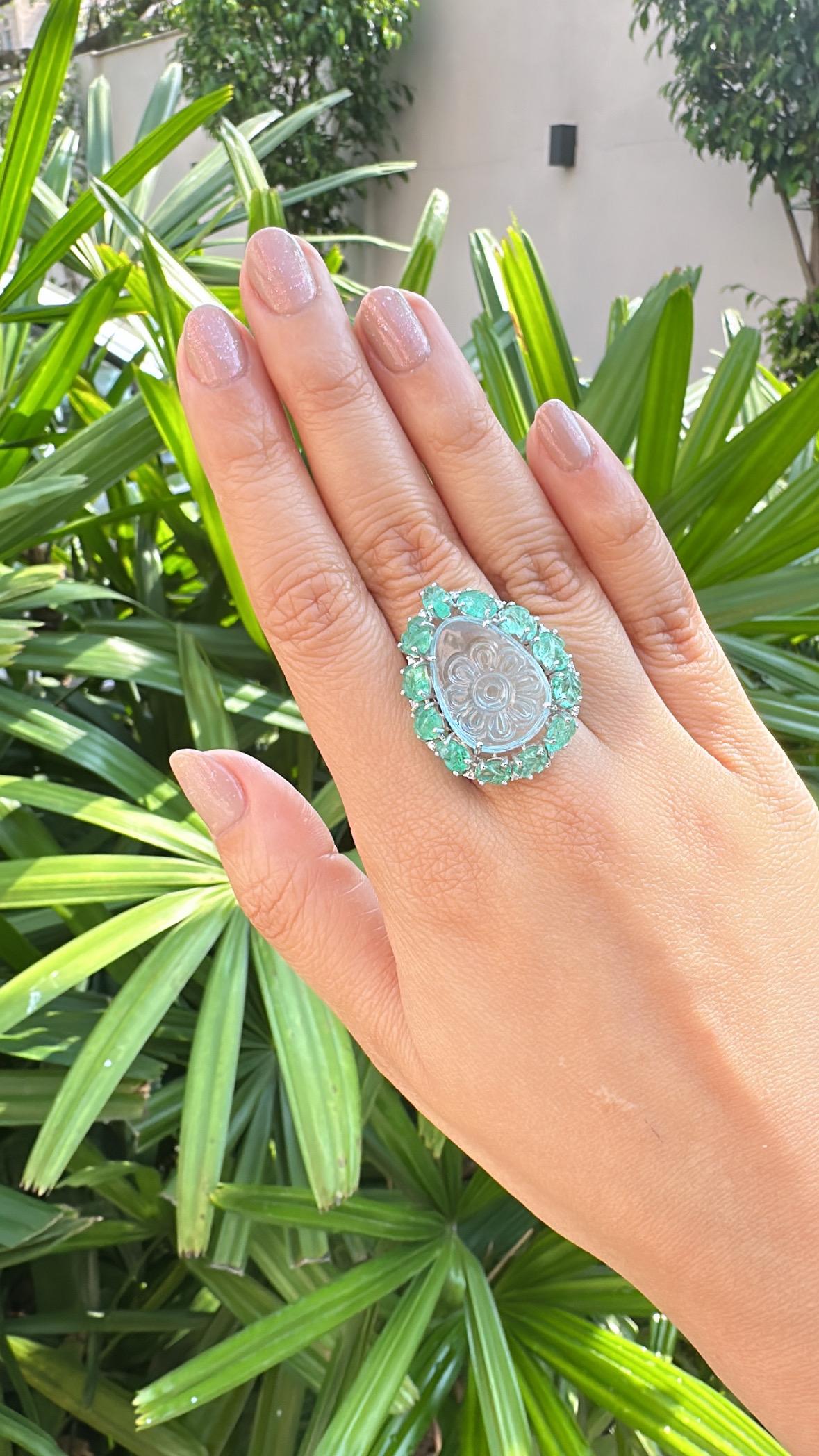 Set in 18K Gold, 13.39 carats carved Aquamarine, Emerald & Diamond Cocktail Ring For Sale 4
