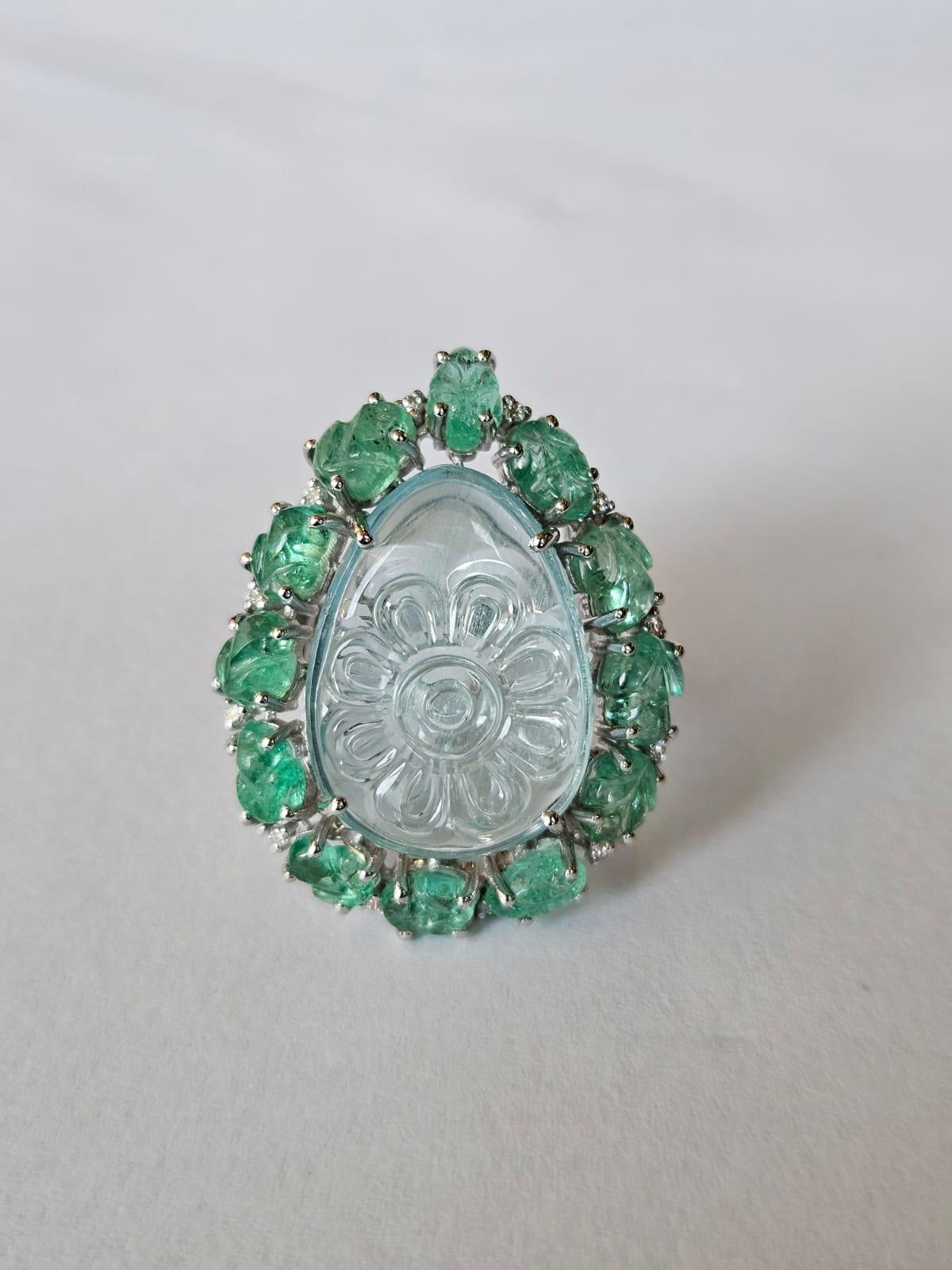 Set in 18K Gold, 13.39 carats carved Aquamarine, Emerald & Diamond Cocktail Ring In New Condition For Sale In Hong Kong, HK