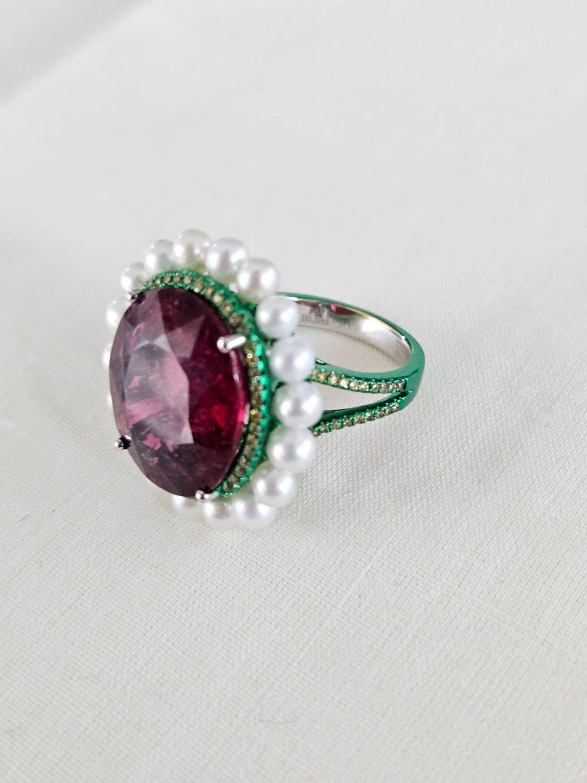 Art Deco Set in 18K Gold, 13.61 carats, Tourmaline, Pearl & Diamonds Engagement Ring For Sale