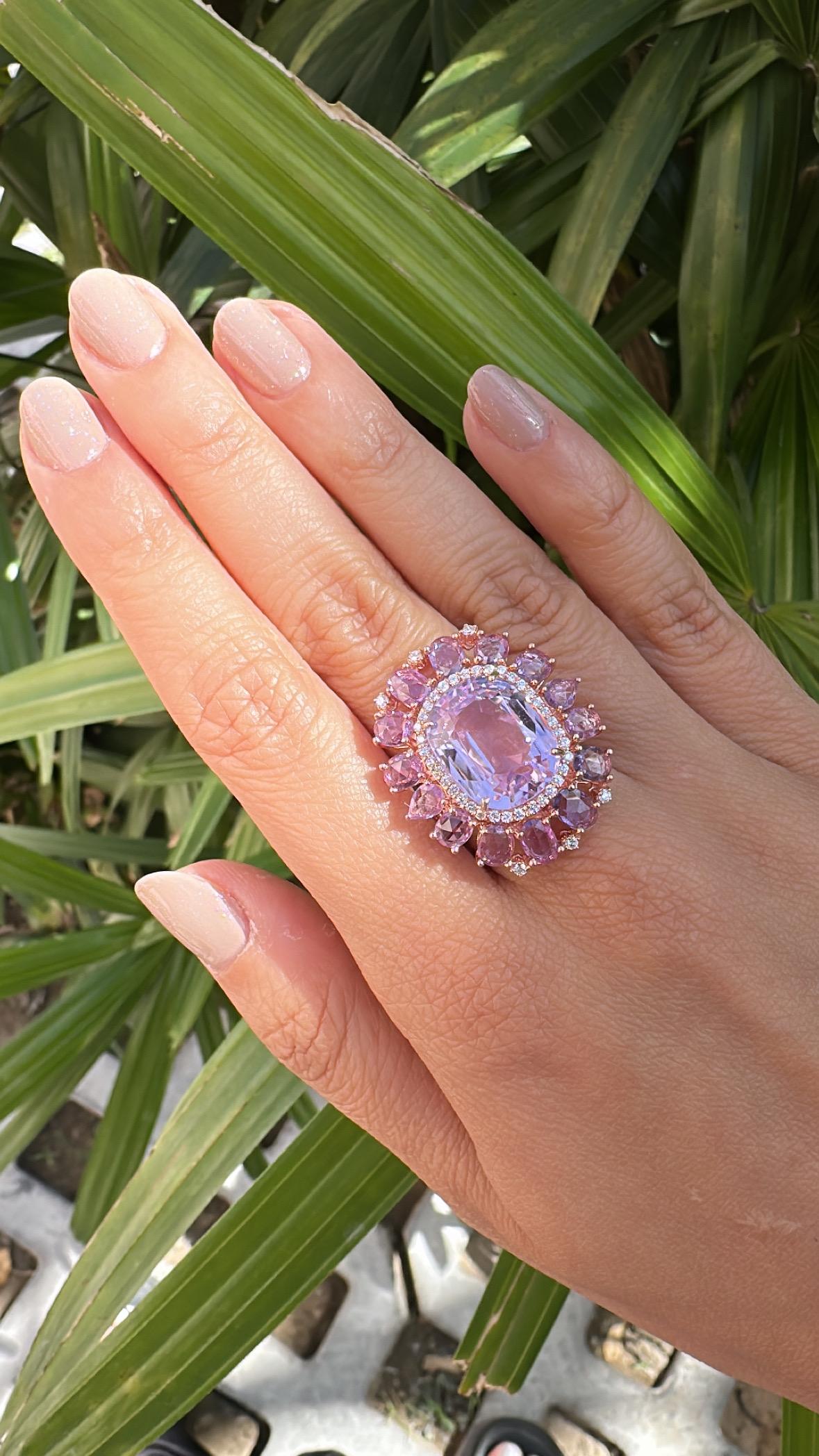Set in 18K Gold, 13.75 carats, Kunzite, Pink Sapphires & Diamonds Cocktail Ring 4