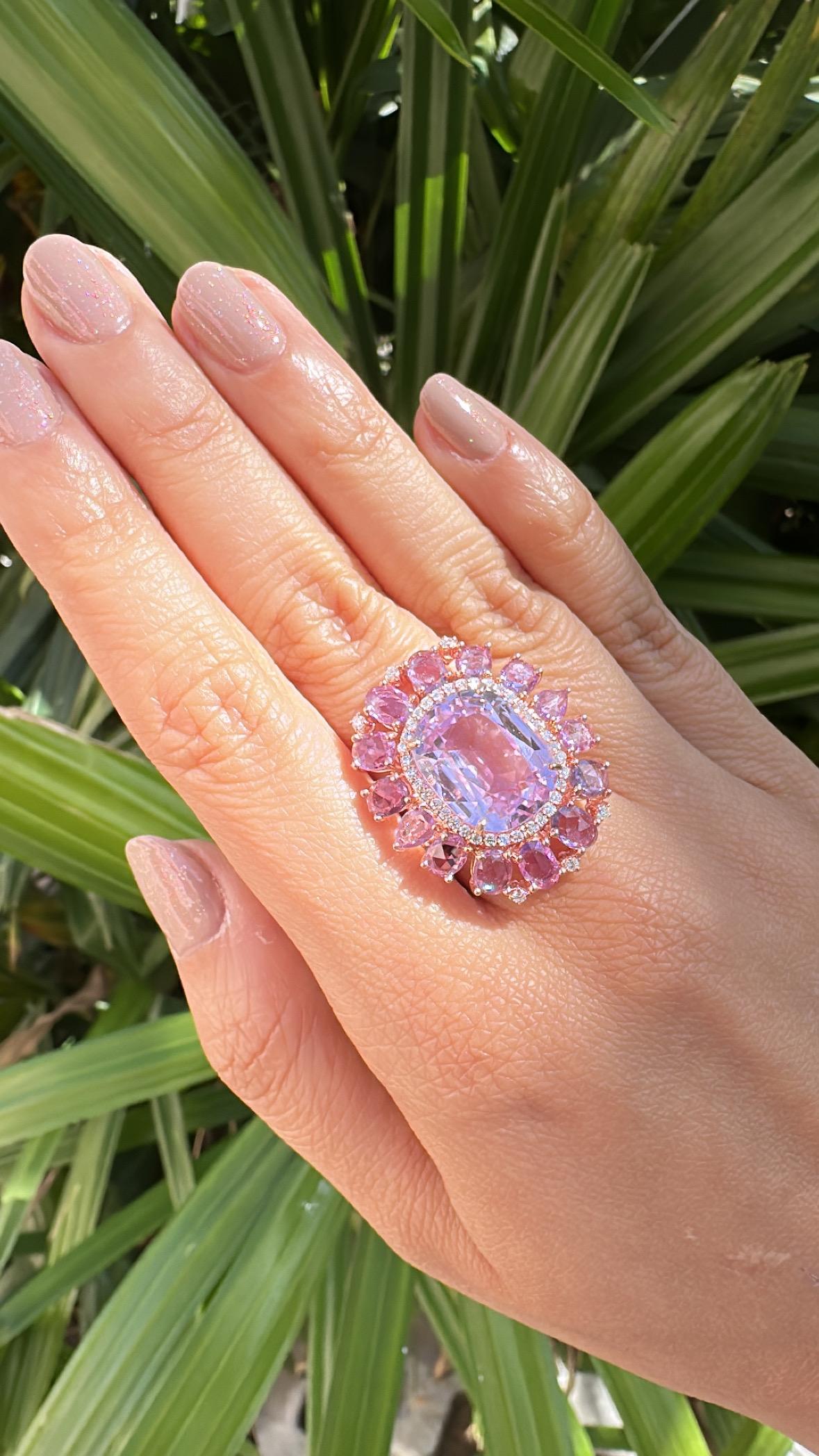Set in 18K Gold, 13.75 carats, Kunzite, Pink Sapphires & Diamonds Cocktail Ring 3