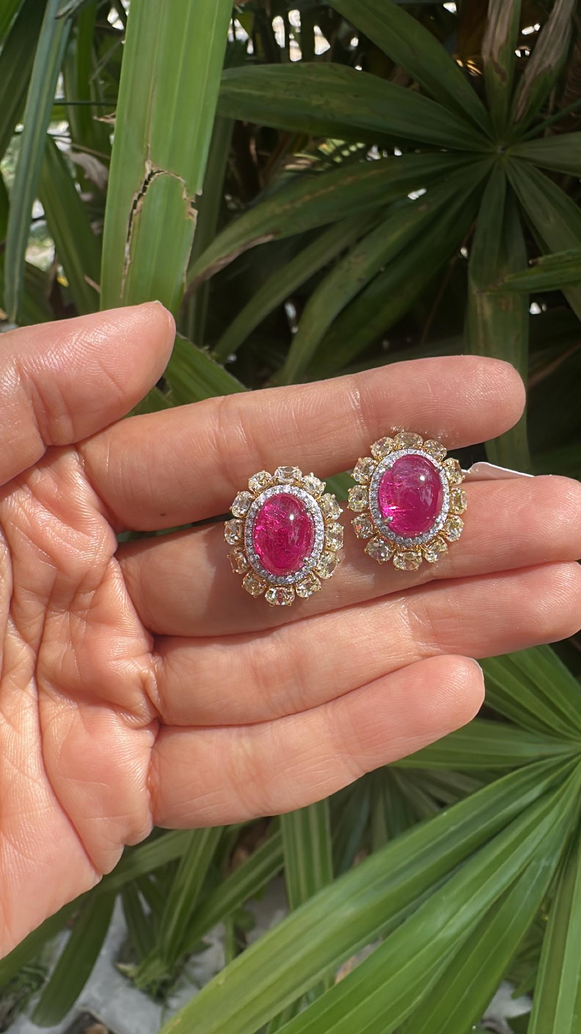 Set in 18K Gold, 13.98 carat Burmese Ruby Cabochon & Yellow Diamond Stud Earring For Sale 2
