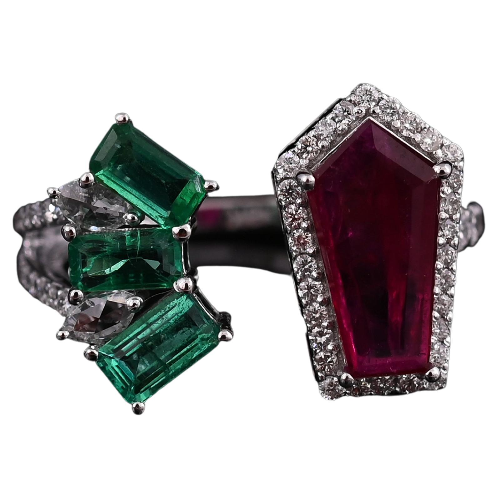 Set in 18K Gold, 1.41 carats natural Ruby, Emerald & Diamonds Engagement Ring For Sale