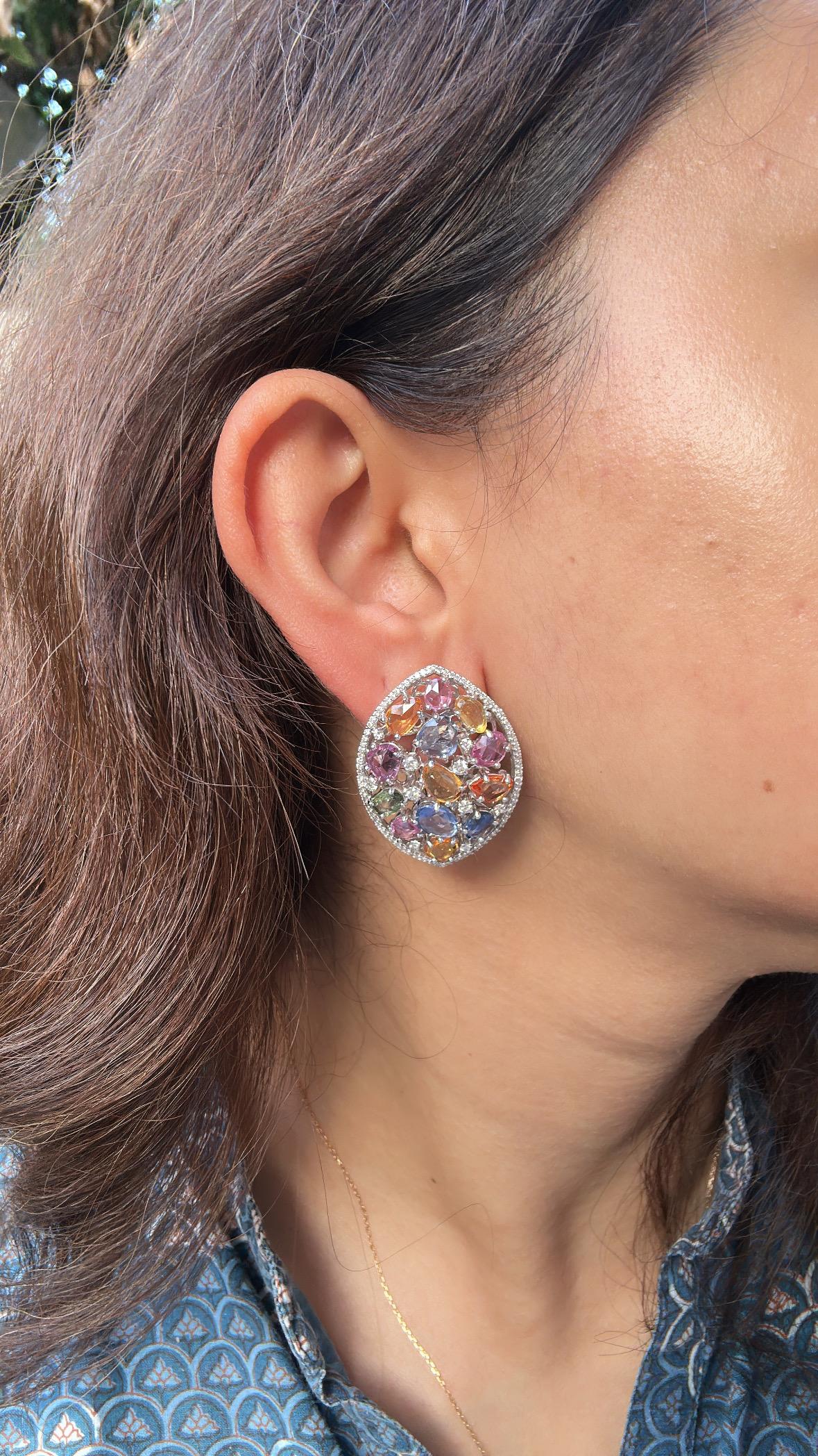 Set in 18K Gold, 14.84 carats Ceylon Multi Sapphires & Diamonds Stud Earrings For Sale 4