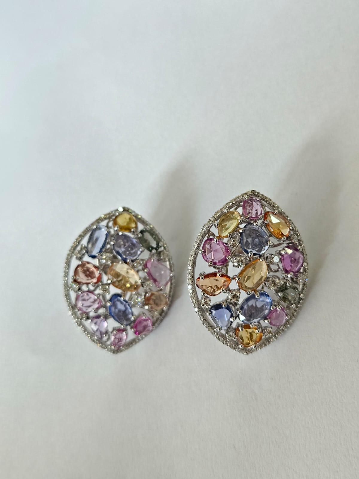 Set in 18K Gold, 14.84 carats Ceylon Multi Sapphires & Diamonds Stud Earrings In New Condition For Sale In Hong Kong, HK