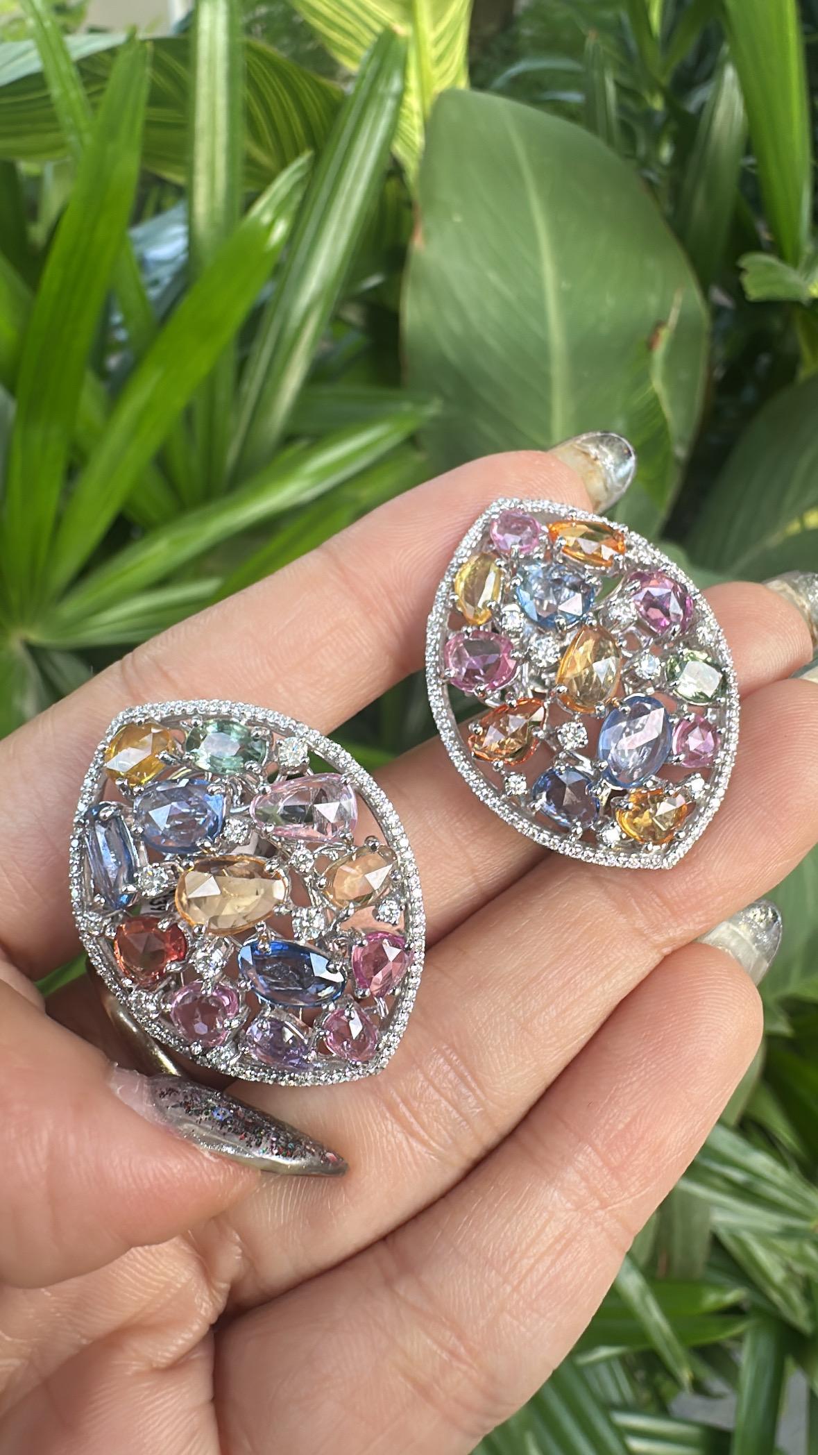 Set in 18K Gold, 14.84 carats Ceylon Multi Sapphires & Diamonds Stud Earrings For Sale 1