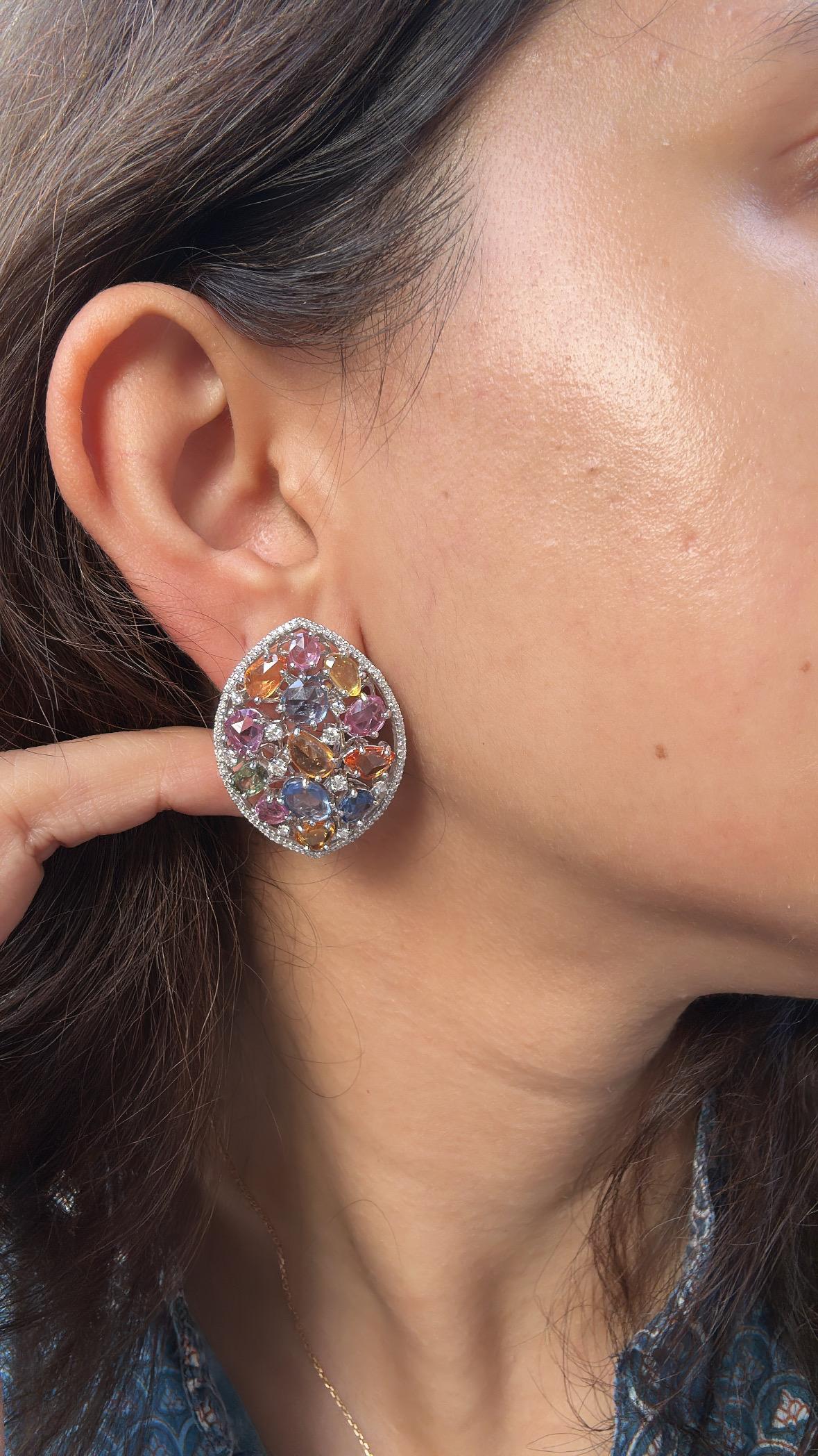 Set in 18K Gold, 14.84 carats Ceylon Multi Sapphires & Diamonds Stud Earrings For Sale 2