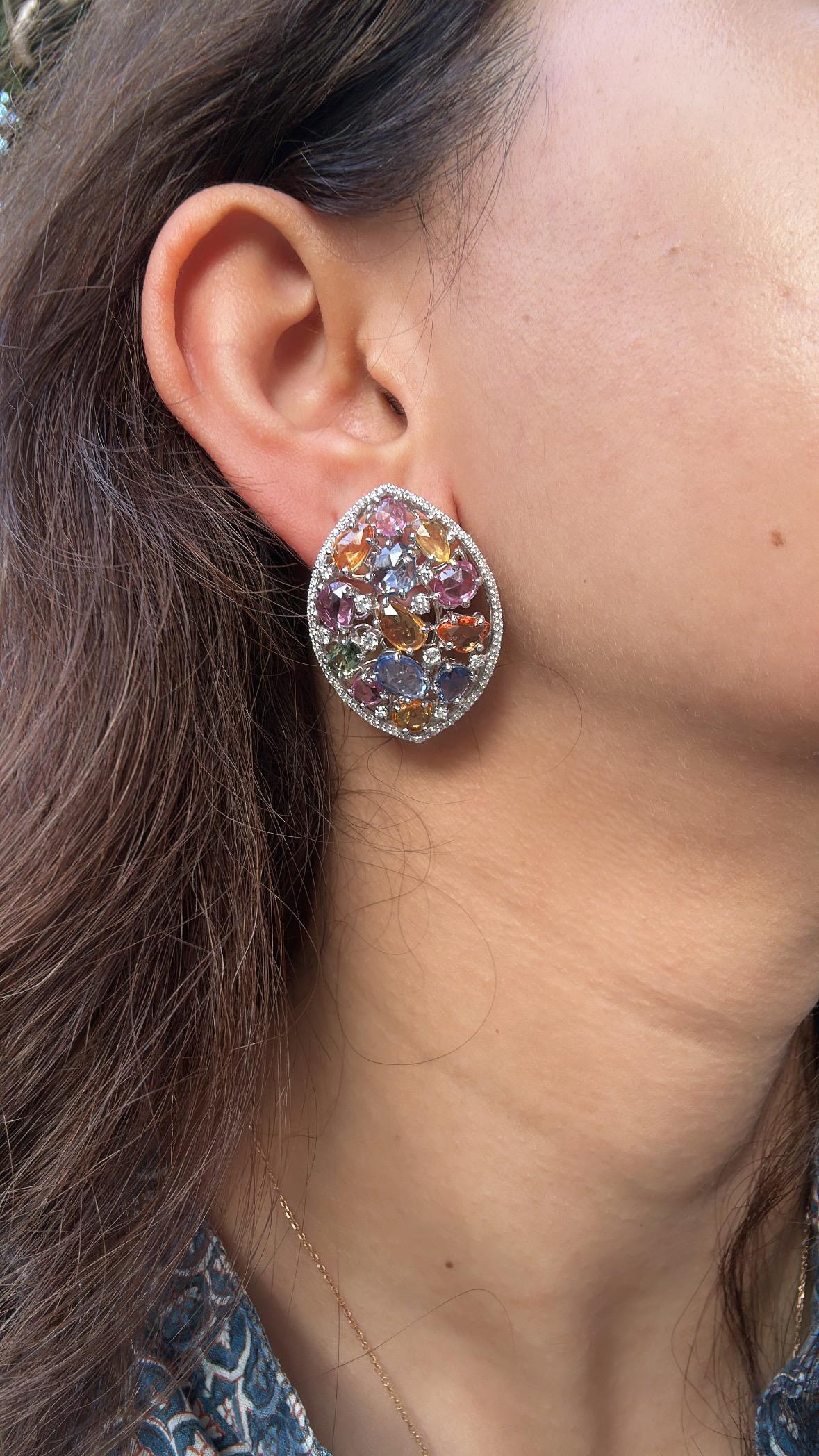 Set in 18K Gold, 14.84 carats Ceylon Multi Sapphires & Diamonds Stud Earrings For Sale 3