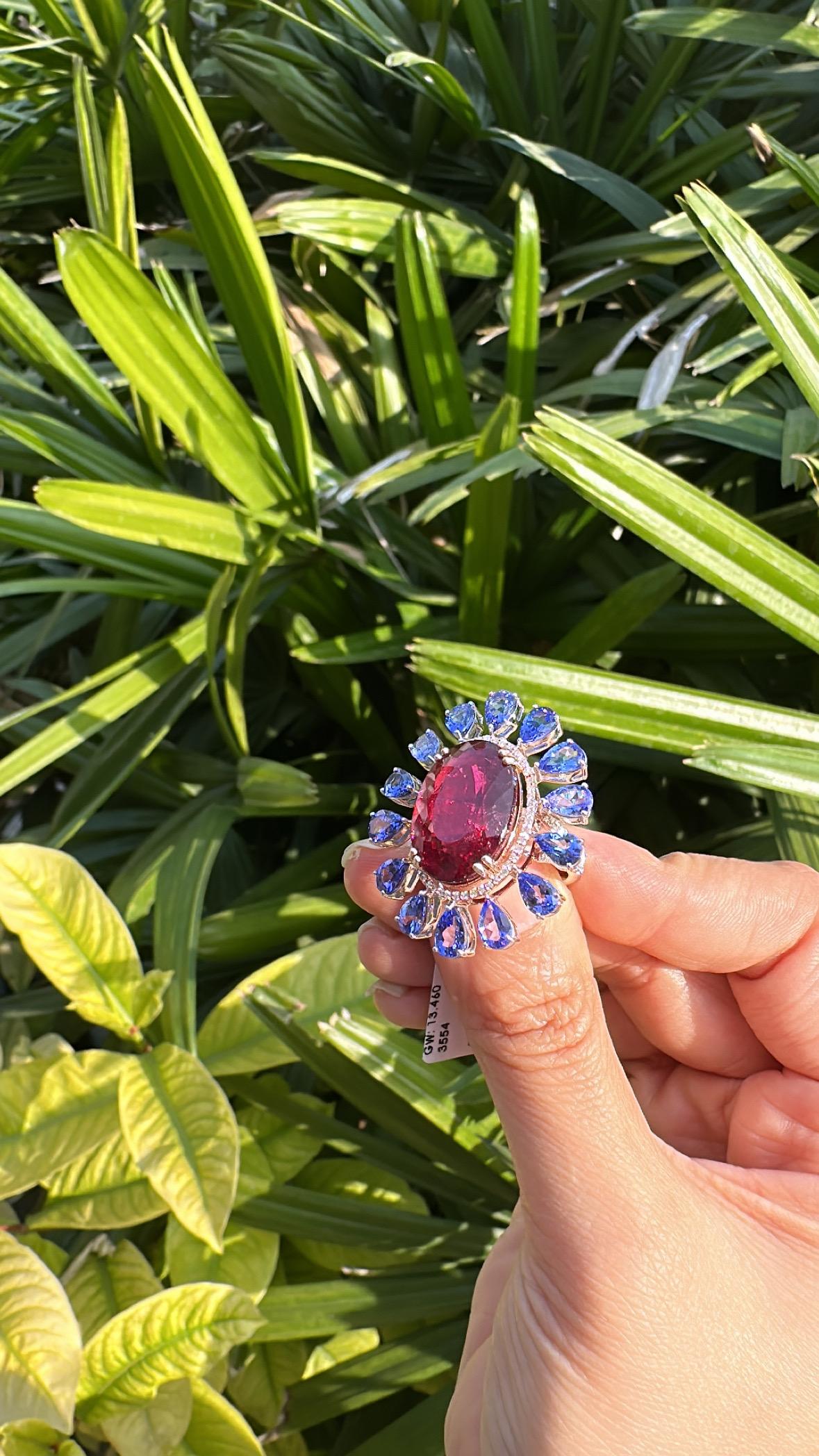 Bague de fiançailles en or 18 carats, 14,88 carats, Rubellite, Tanzanites et Diamants Unisexe en vente
