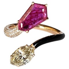 Set in 18K Gold, 1.51 carats, Ruby, Black Enamel & Diamonds Cocktail Ring