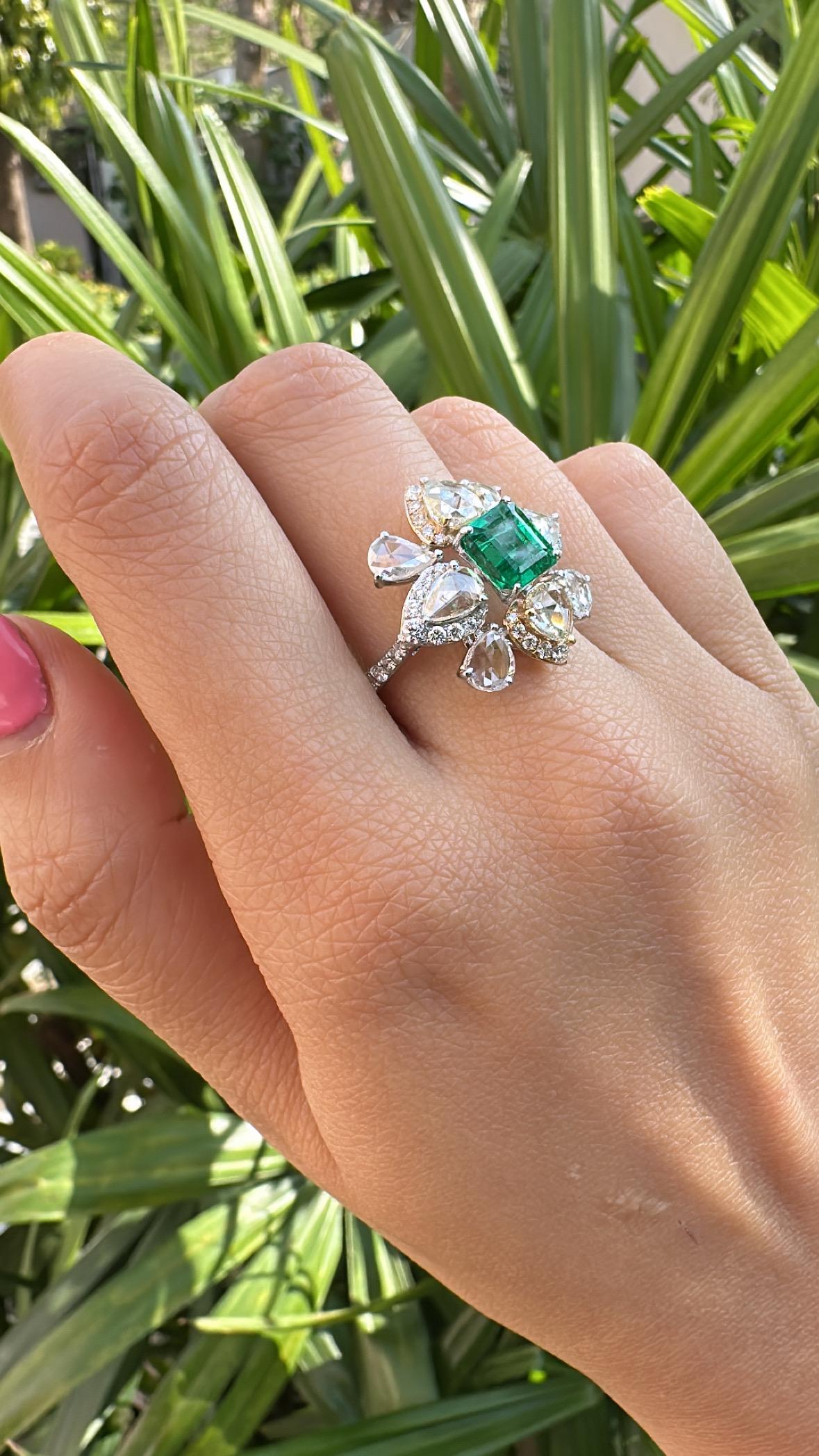 Set in 18K Gold, 1.52 carats Zambian Emerald & Rose Cut Diamonds Engagement Ring For Sale 5