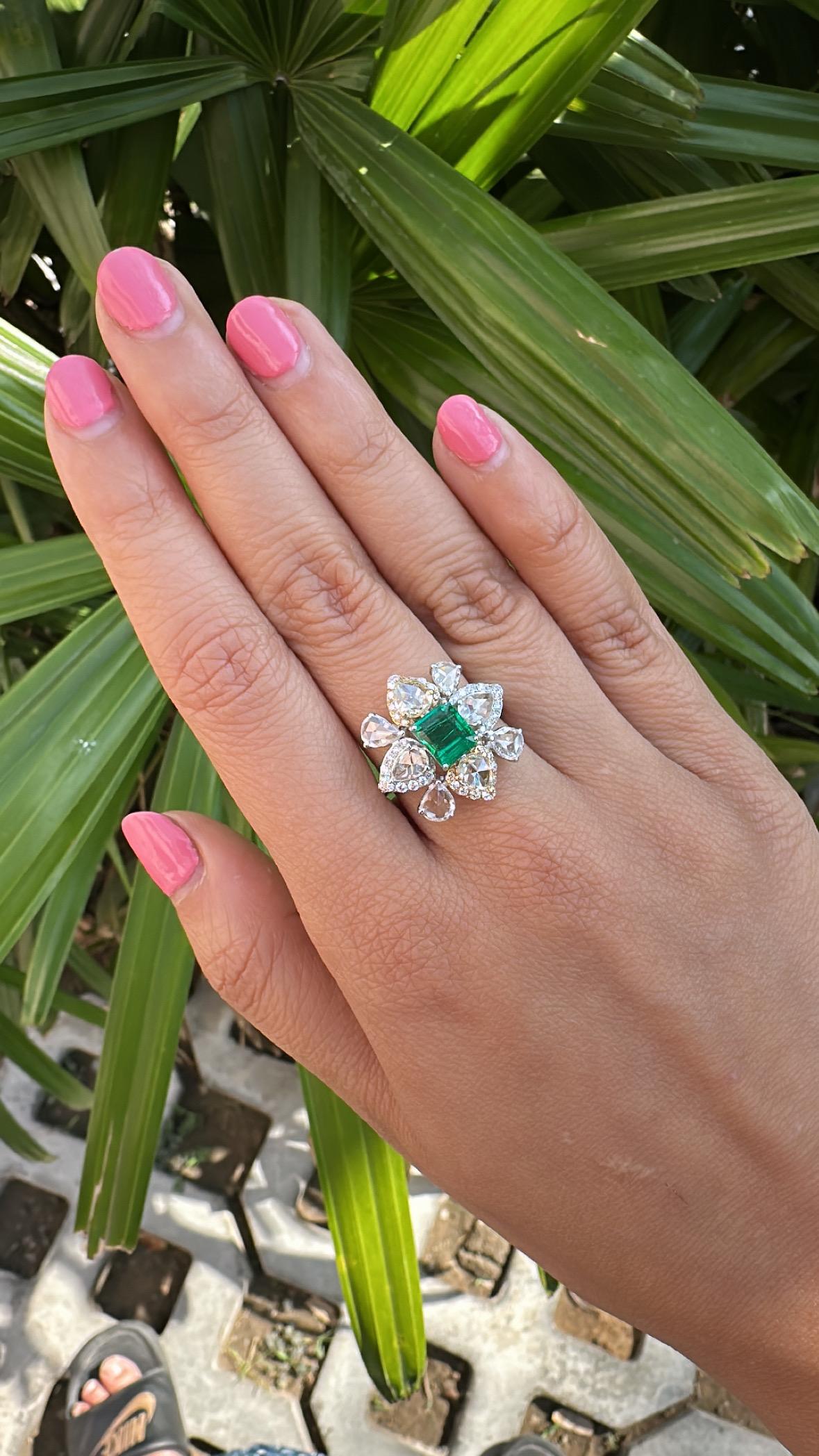 Set in 18K Gold, 1.52 carats Zambian Emerald & Rose Cut Diamonds Engagement Ring For Sale 7