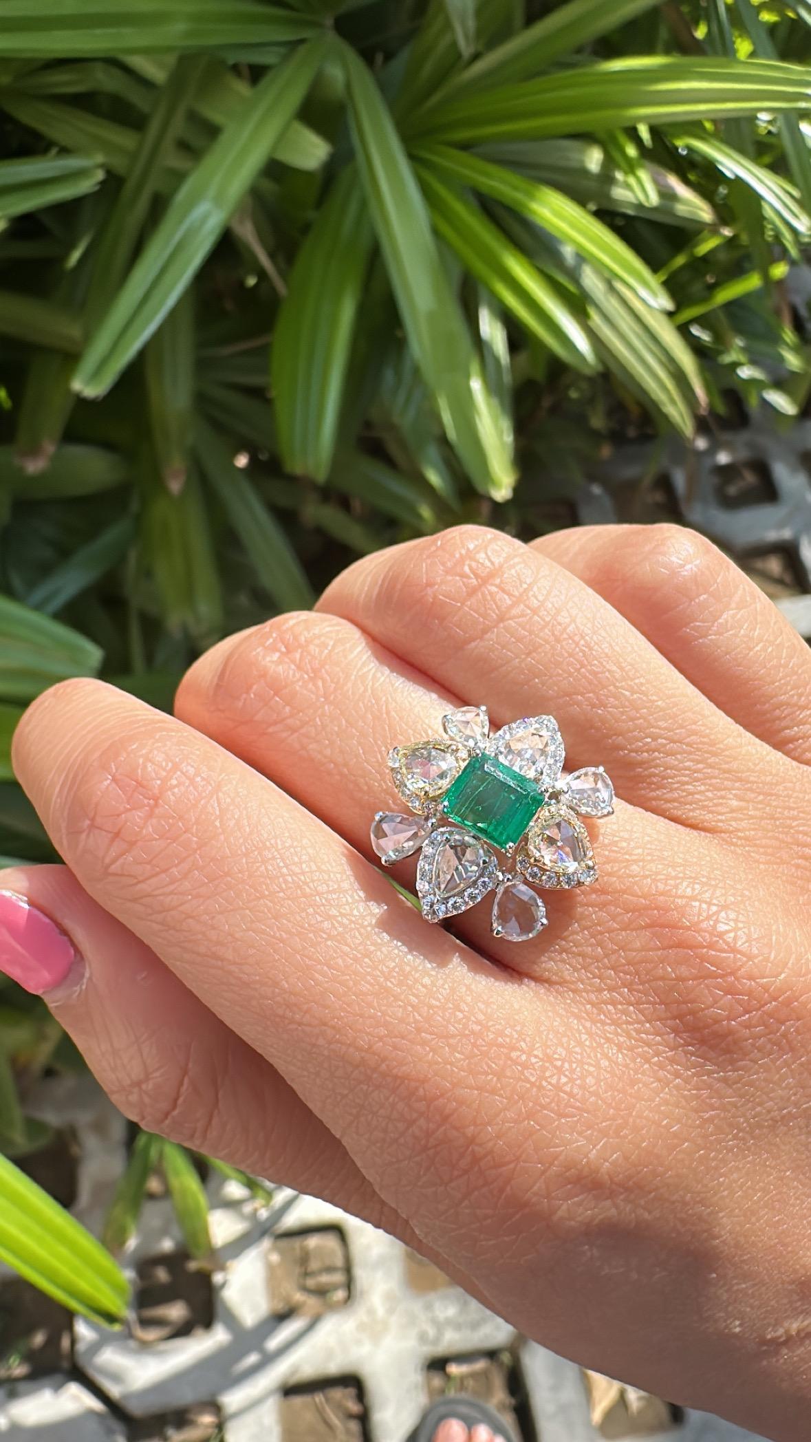 Set in 18K Gold, 1.52 carats Zambian Emerald & Rose Cut Diamonds Engagement Ring For Sale 8