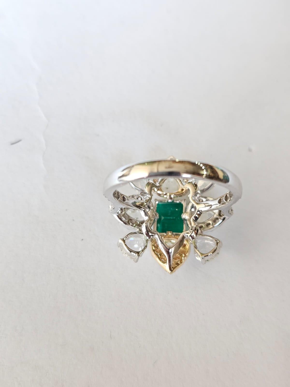 Modern Set in 18K Gold, 1.52 carats Zambian Emerald & Rose Cut Diamonds Engagement Ring For Sale