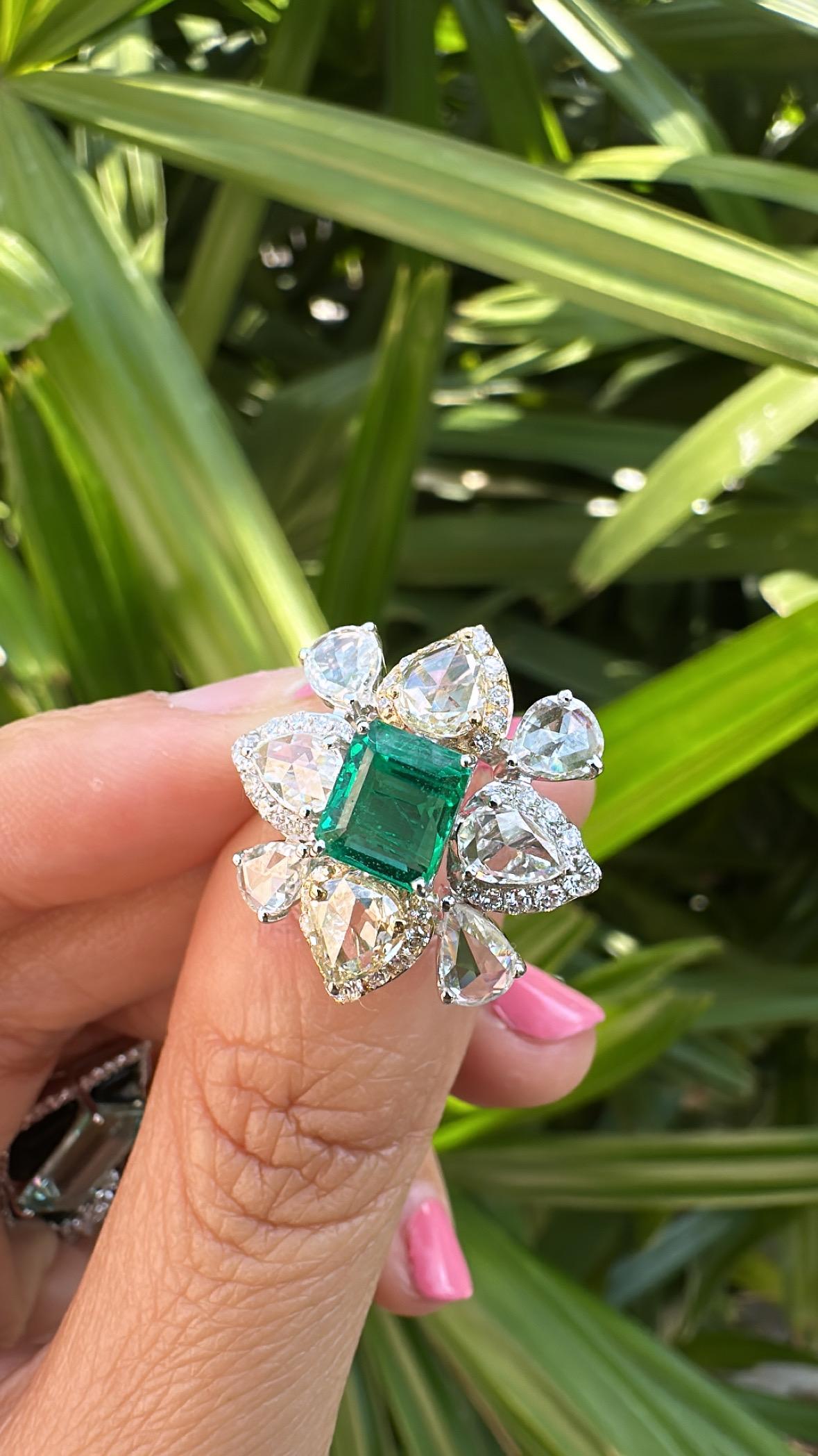 Set in 18K Gold, 1.52 carats Zambian Emerald & Rose Cut Diamonds Engagement Ring For Sale 4