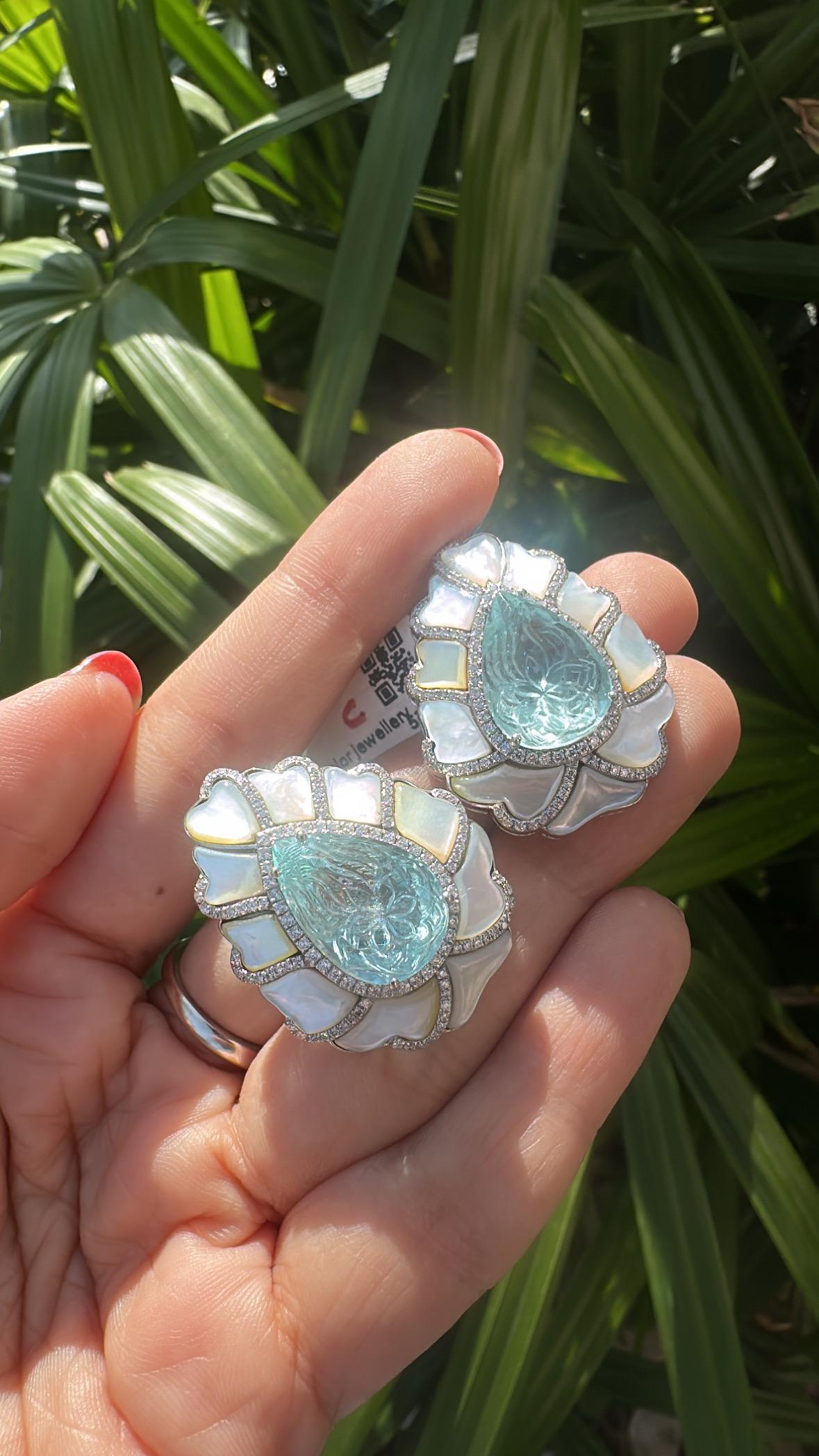 da uomo o donna Orecchino in oro 18 carati, 15,32 carati, Acquamarine scolpite, Perle e Diamanti in vendita