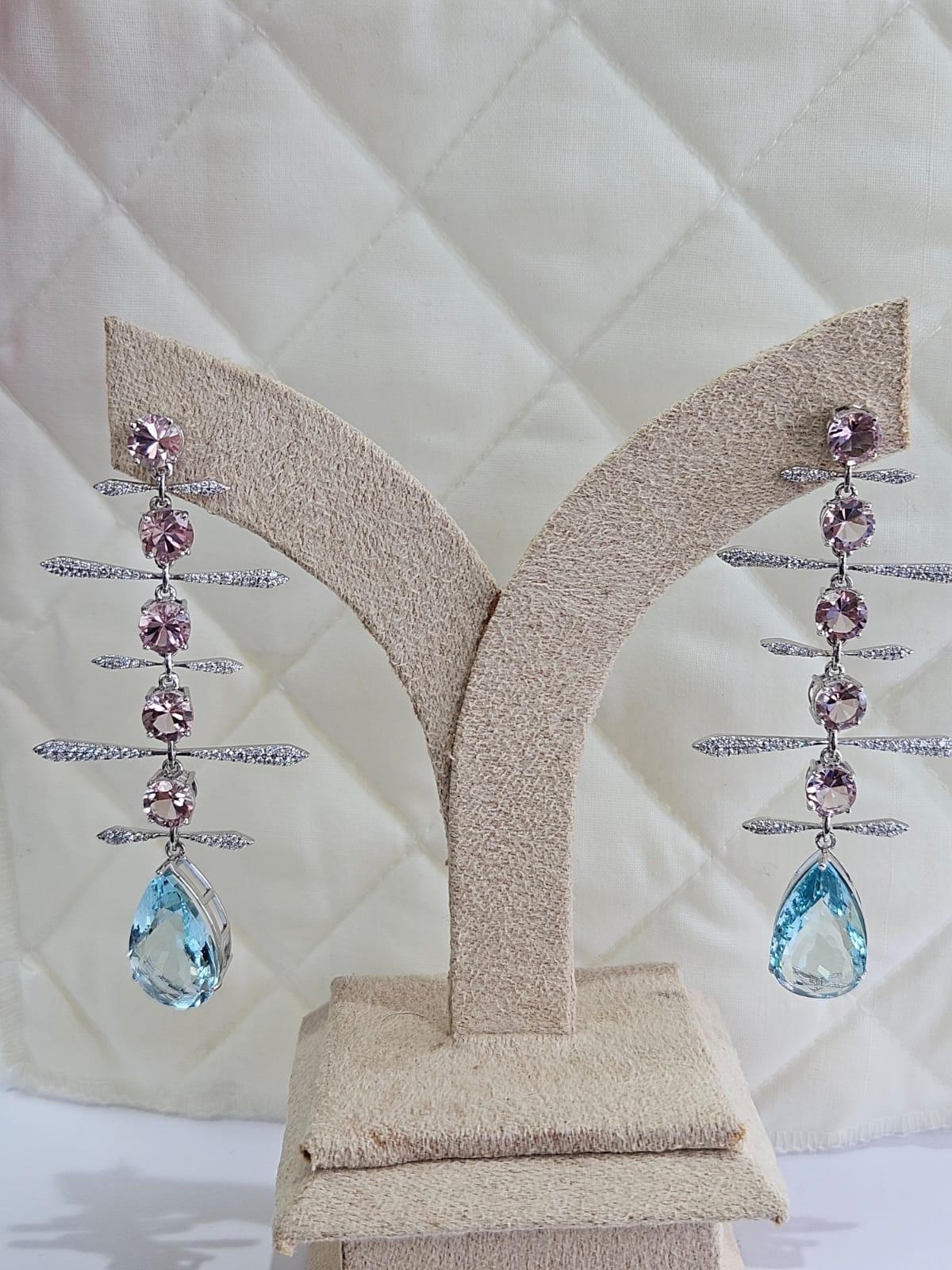 Set in 18K Gold, 15.99 carats, Aquamarine, Morganite & Diamonds Dangle Earrings For Sale 5
