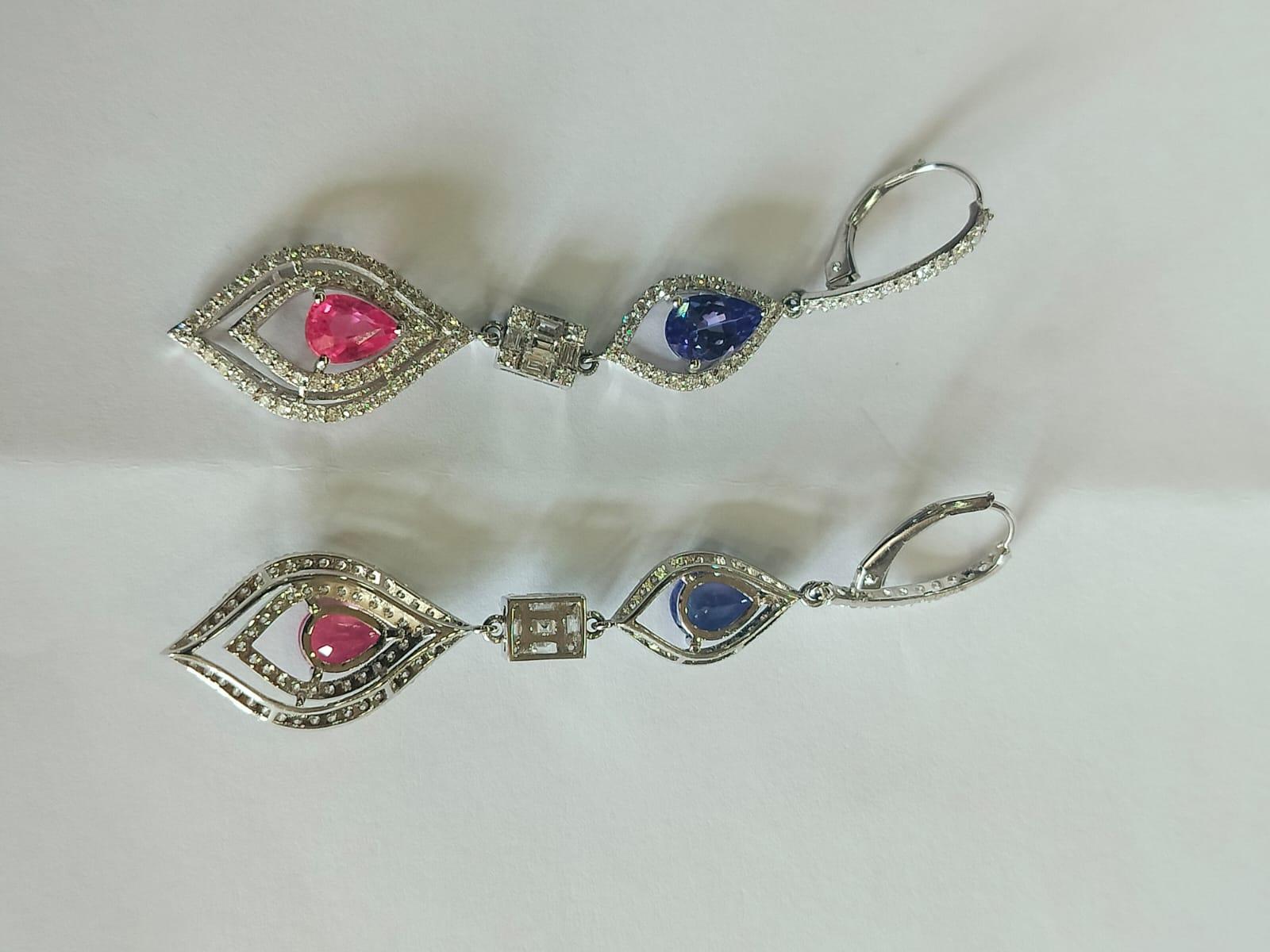 Modern Set in 18K Gold, 1.69 carats Tanzanite, Pink Sapphire & Diamonds Dangle Earrings For Sale
