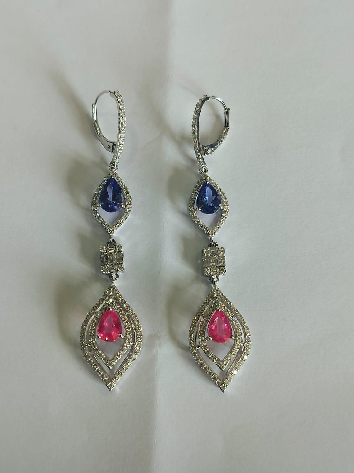 Pear Cut Set in 18K Gold, 1.69 carats Tanzanite, Pink Sapphire & Diamonds Dangle Earrings For Sale