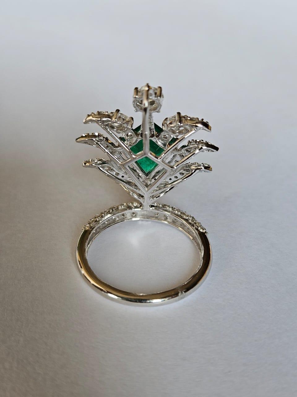 Modern Set in 18K Gold, 1.70 carats, Zambian Emerald & Rose cut Diamonds Cocktail Ring For Sale