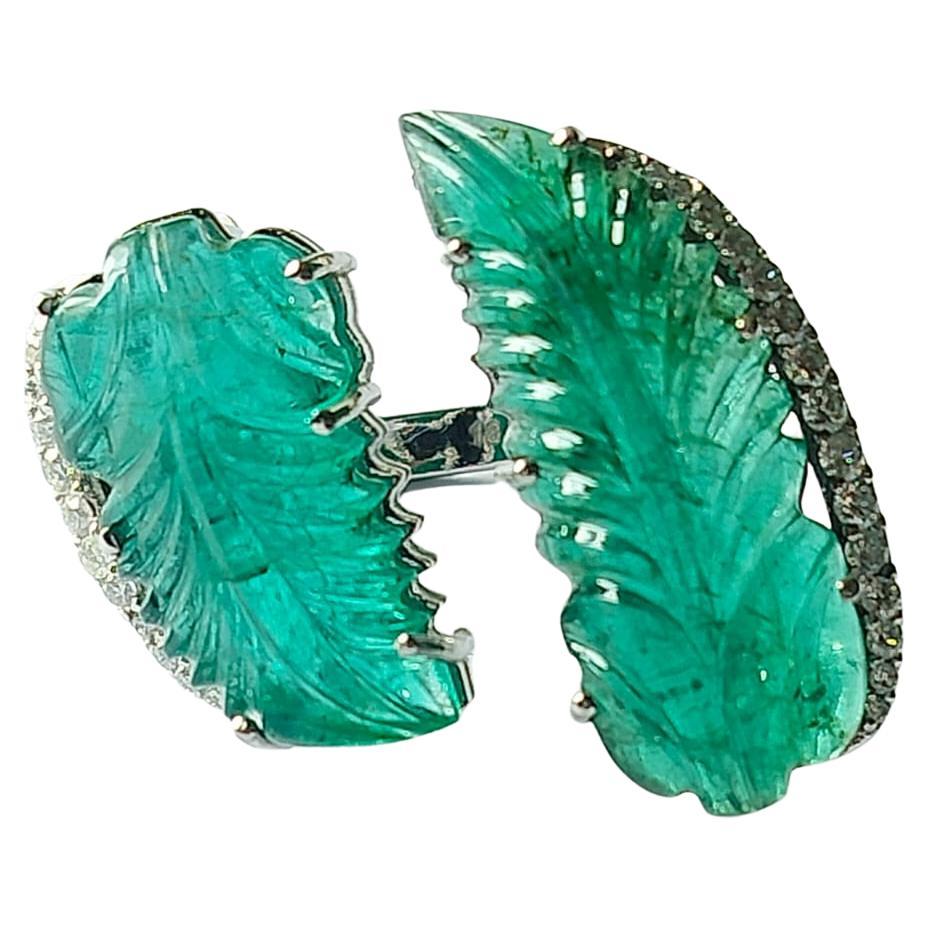 Set in 18K Gold, 17.14 carats Zambian carved Emerald & Diamonds Cocktail Ring