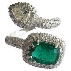 Set in 18k Gold, 1.76 Carats, Natural Zambian Emerald & Diamonds Engagement Ring