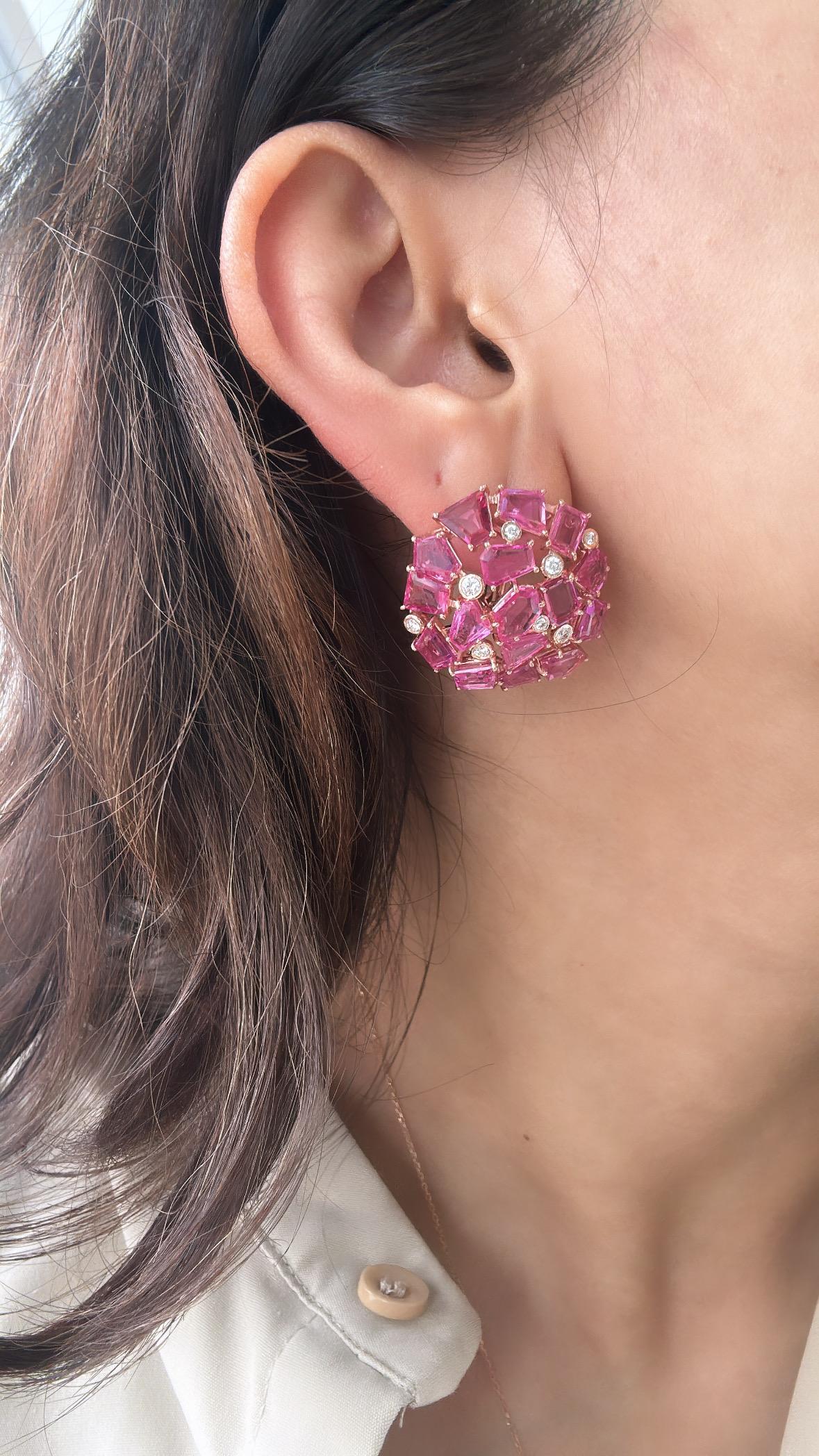Set in 18K Gold, 18.61 carats, natural Mozambique Ruby & Diamonds Stud Earrings For Sale 3