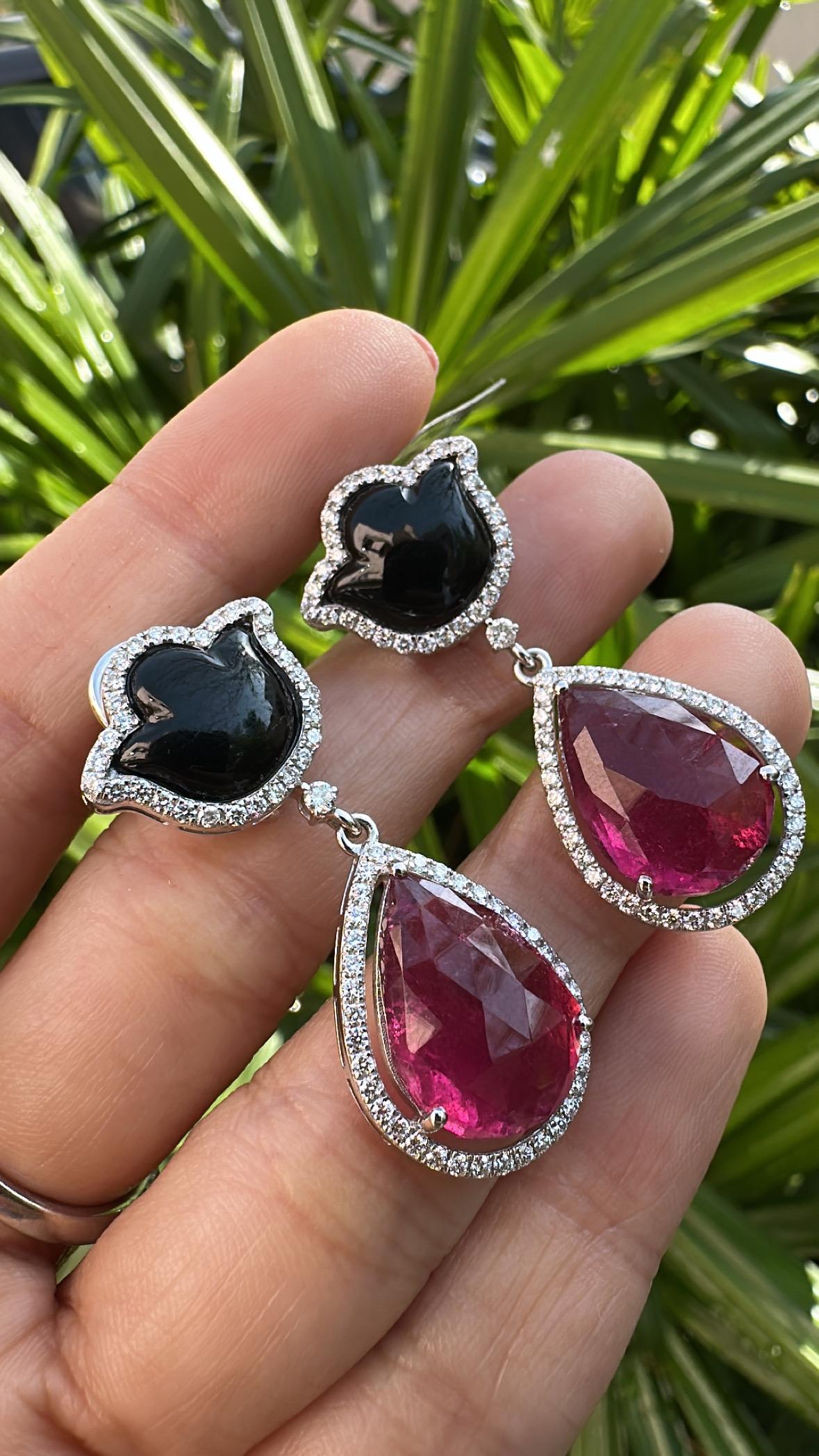 Women's or Men's Set in 18K Gold, 18.73 carats Tourmaline, Black Onyx & Diamonds Drop Earrings For Sale