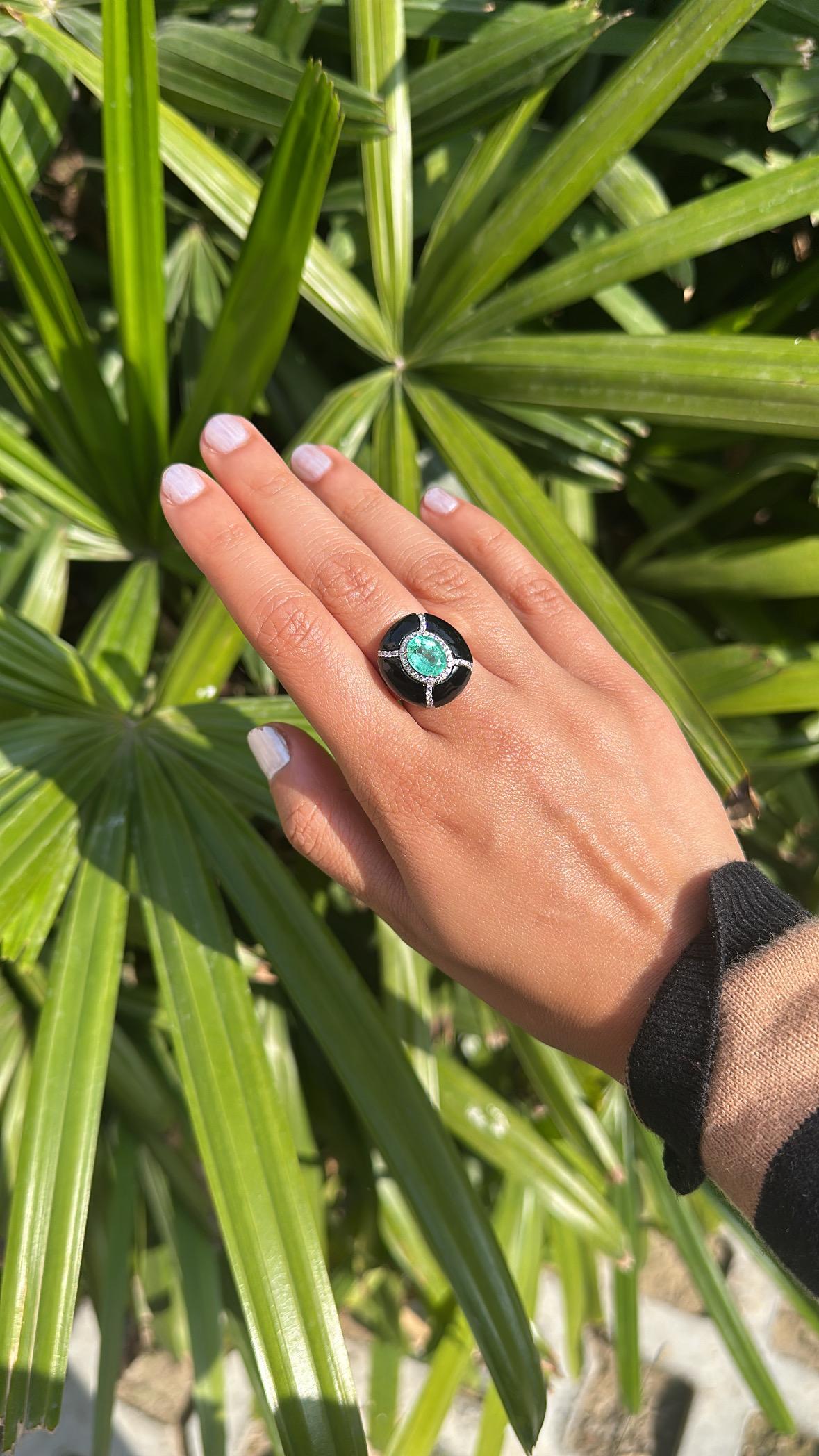 Cocktailring aus 18 Karat Gold, 1,89 Karat natürlichem Smaragd, schwarzem Onyx und Diamant im Angebot 3
