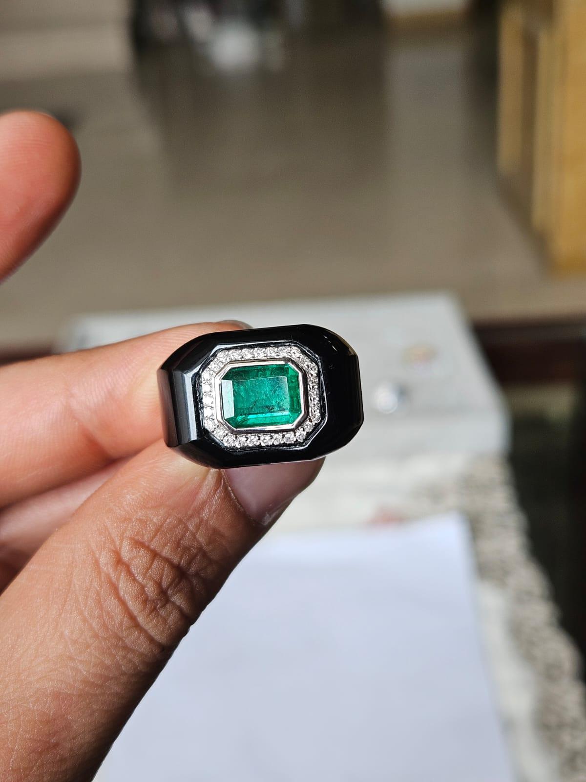 Taille émeraude Bague de fiançailles en or 18 carats, émeraude de Zambie de 1,92 carat, onyx noir et diamant en vente