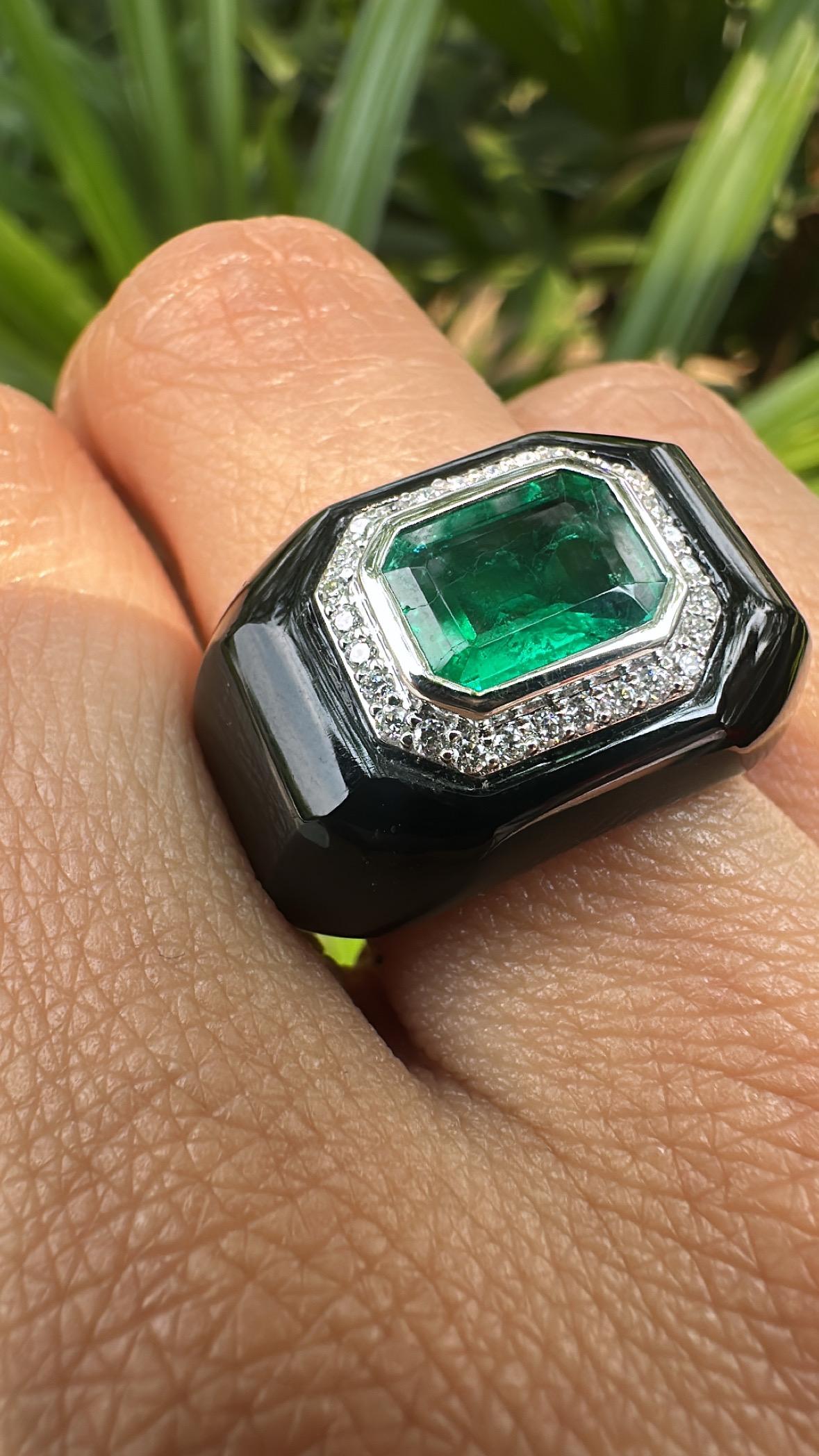 Bague de fiançailles en or 18 carats, émeraude de Zambie de 1,92 carat, onyx noir et diamant en vente 1