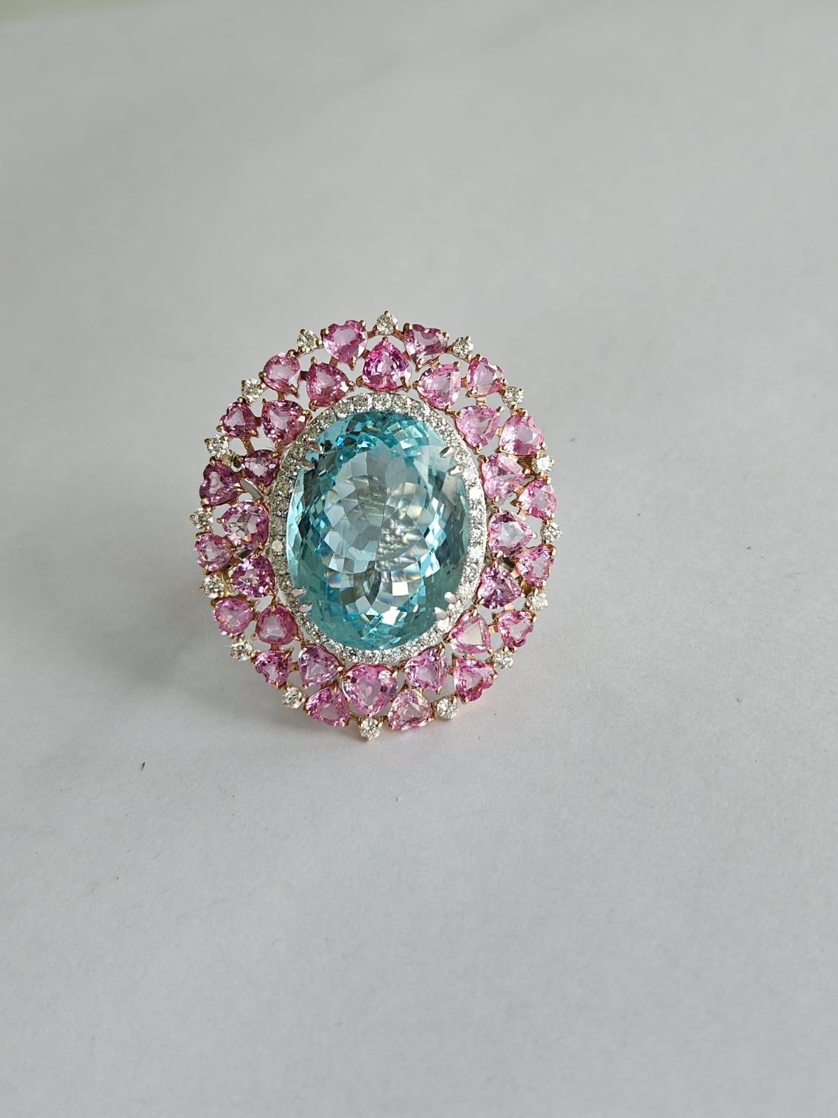 Set in 18K Gold, 19.58 carats, Aquamarine, Pink Sapphire & Diamond Cocktail Ring In New Condition For Sale In Hong Kong, HK
