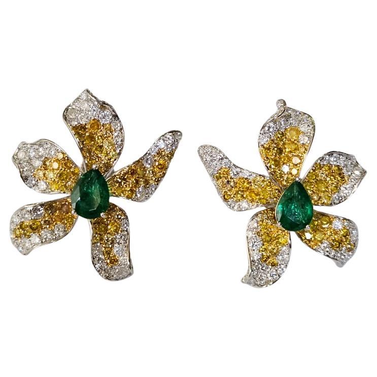 Orecchini con smeraldi dello Zambia e diamanti gialli incastonati in oro 18 carati, 1,97 carati
