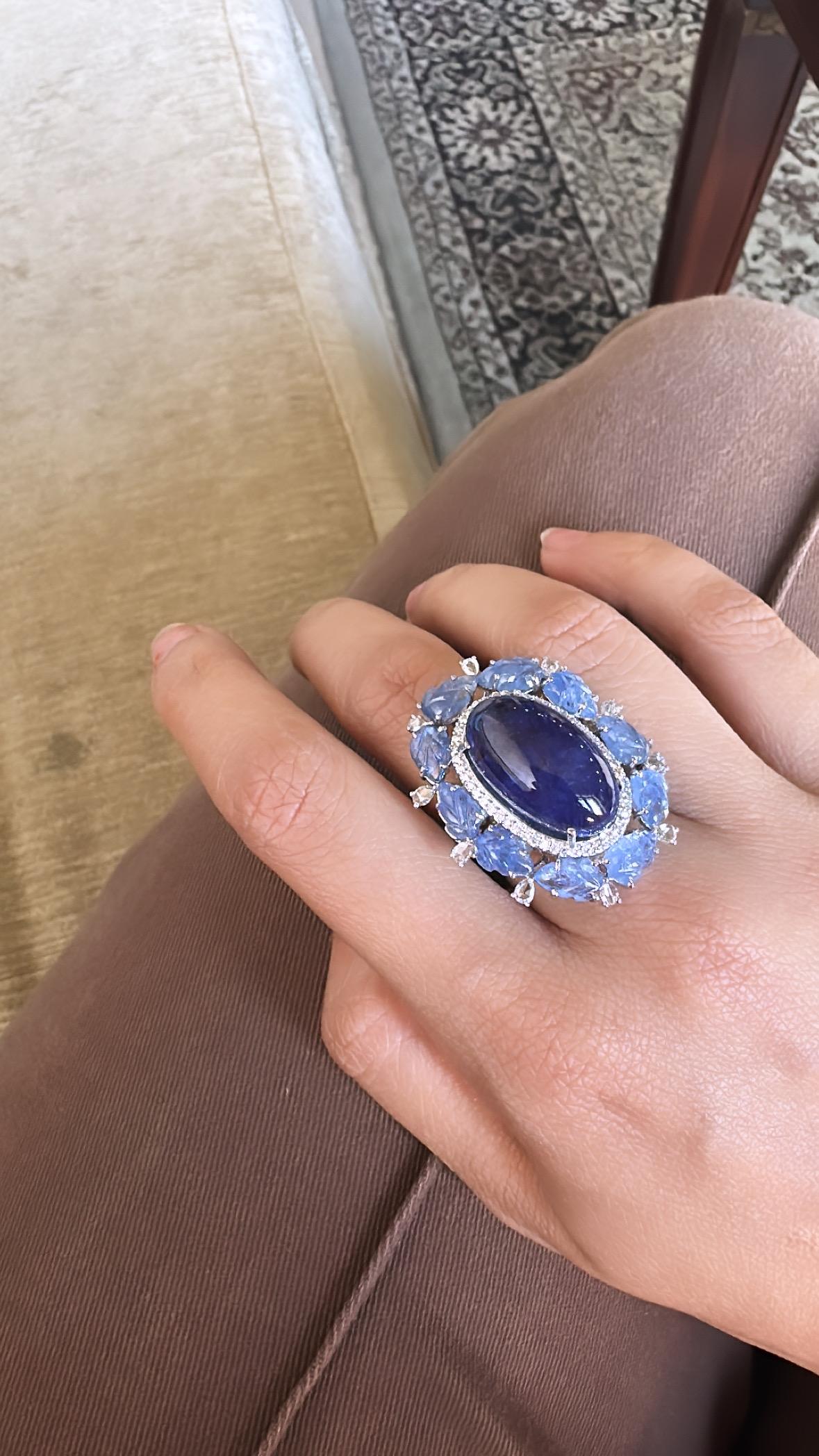 Set in 18K Gold, 20.95 carats Tanzanite, Blue Sapphire & Diamonds Cocktail Ring For Sale 4