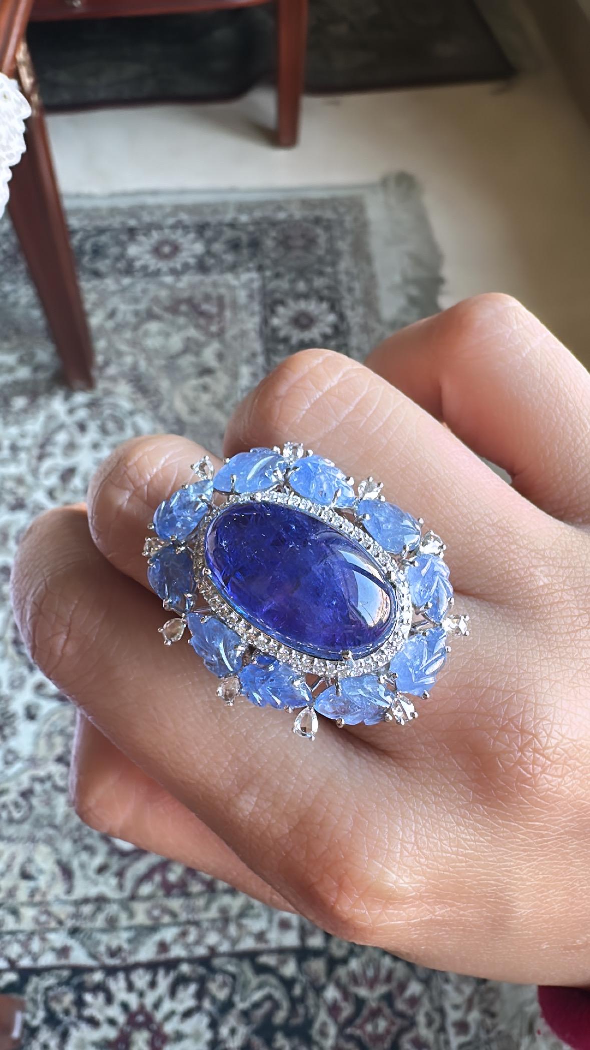 Set in 18K Gold, 20.95 carats Tanzanite, Blue Sapphire & Diamonds Cocktail Ring For Sale 1
