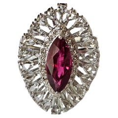 Anillo de compromiso de oro de 18 quilates, 2,17 quilates de rubelita y diamantes talla rosa
